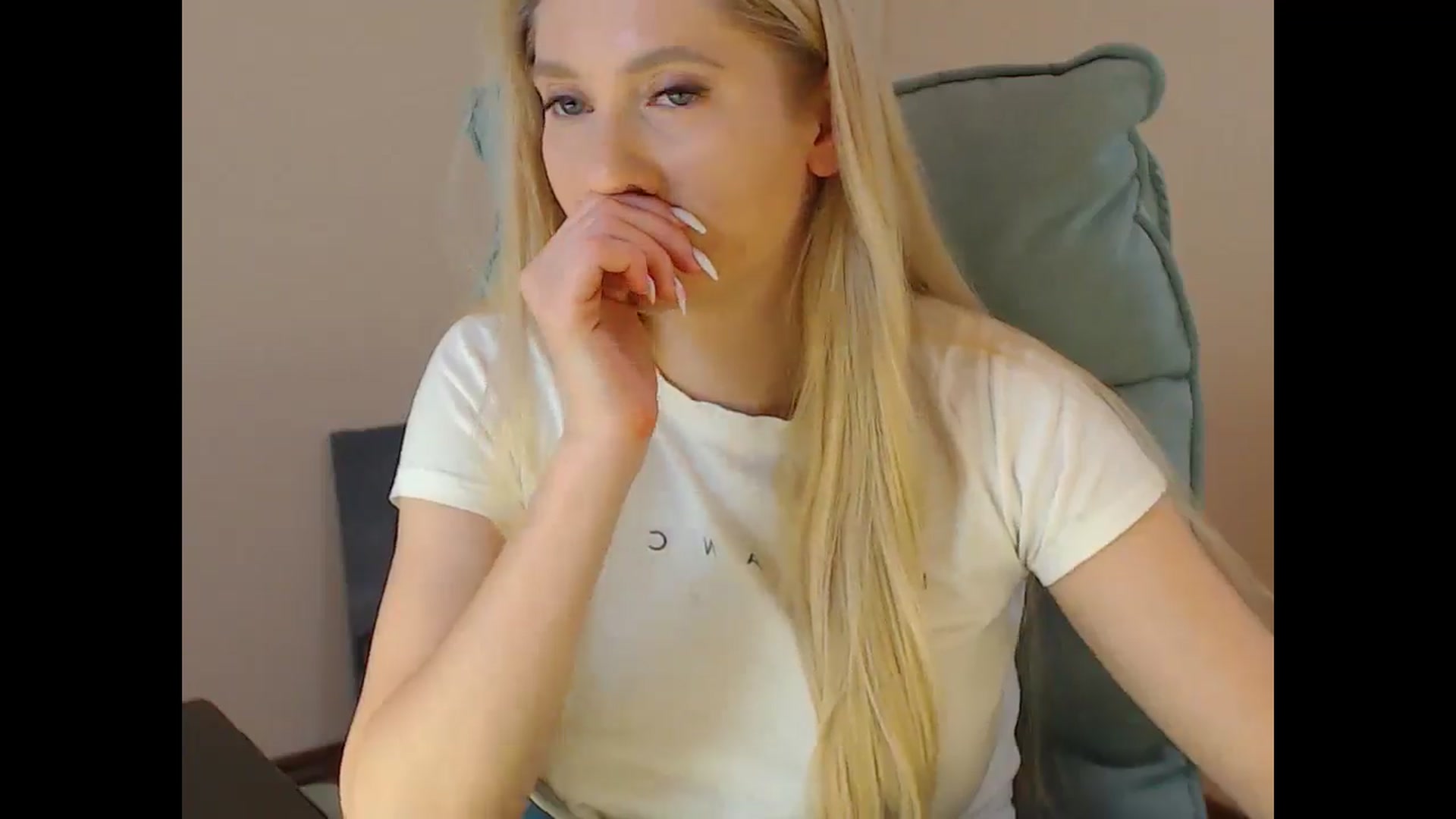 Gallery image thumbnail from Miss_Sylvia's myfreecams stream on, 02/03/2025, 20:14 image 18 of 20