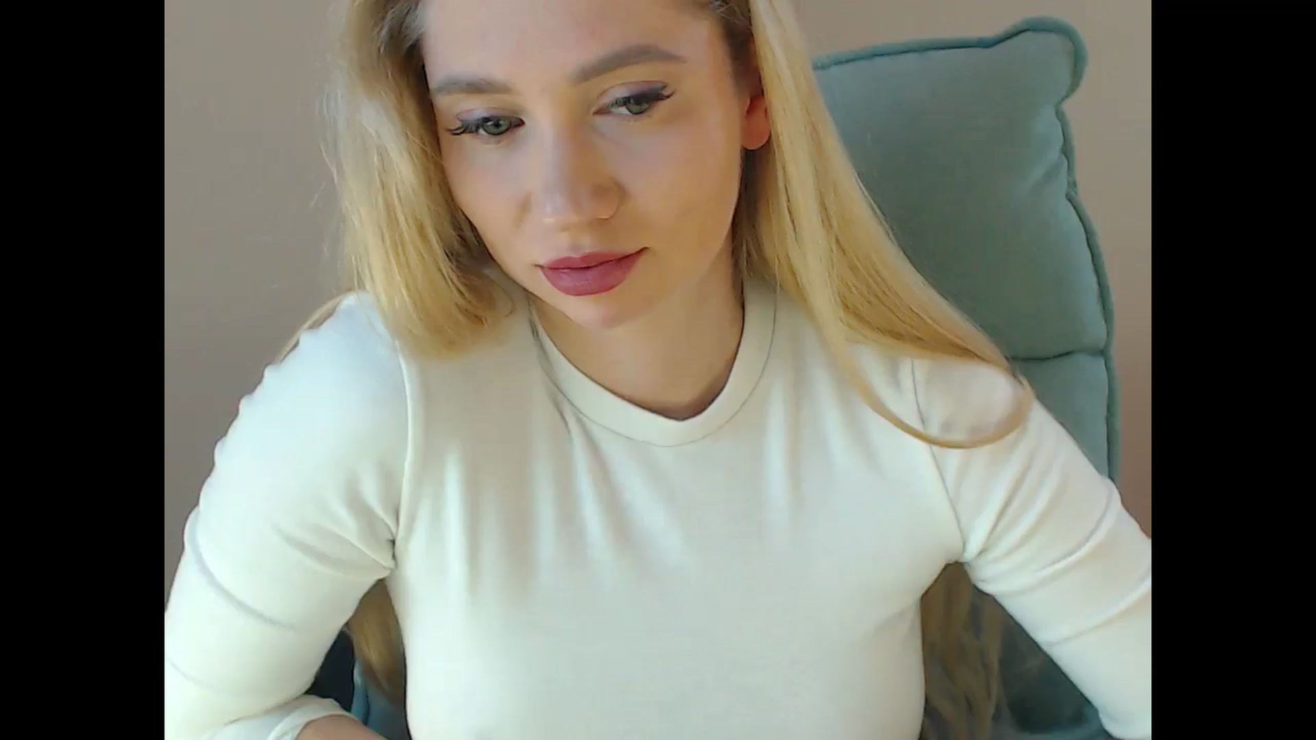 Gallery image thumbnail from Miss_Sylvia's myfreecams stream on, 02/05/2025, 18:51 image 2 of 20
