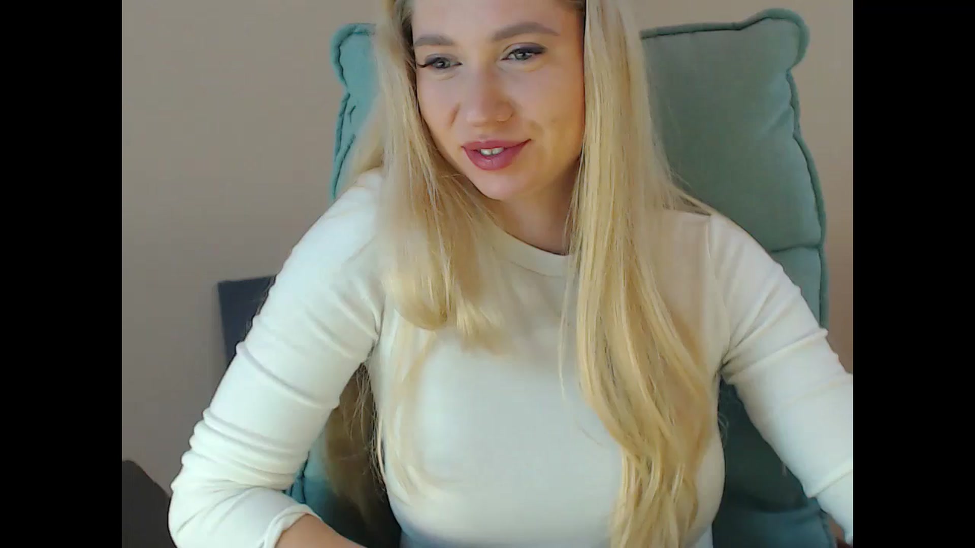 Gallery image thumbnail from Miss_Sylvia's myfreecams stream on, 02/05/2025, 20:43 image 7 of 20