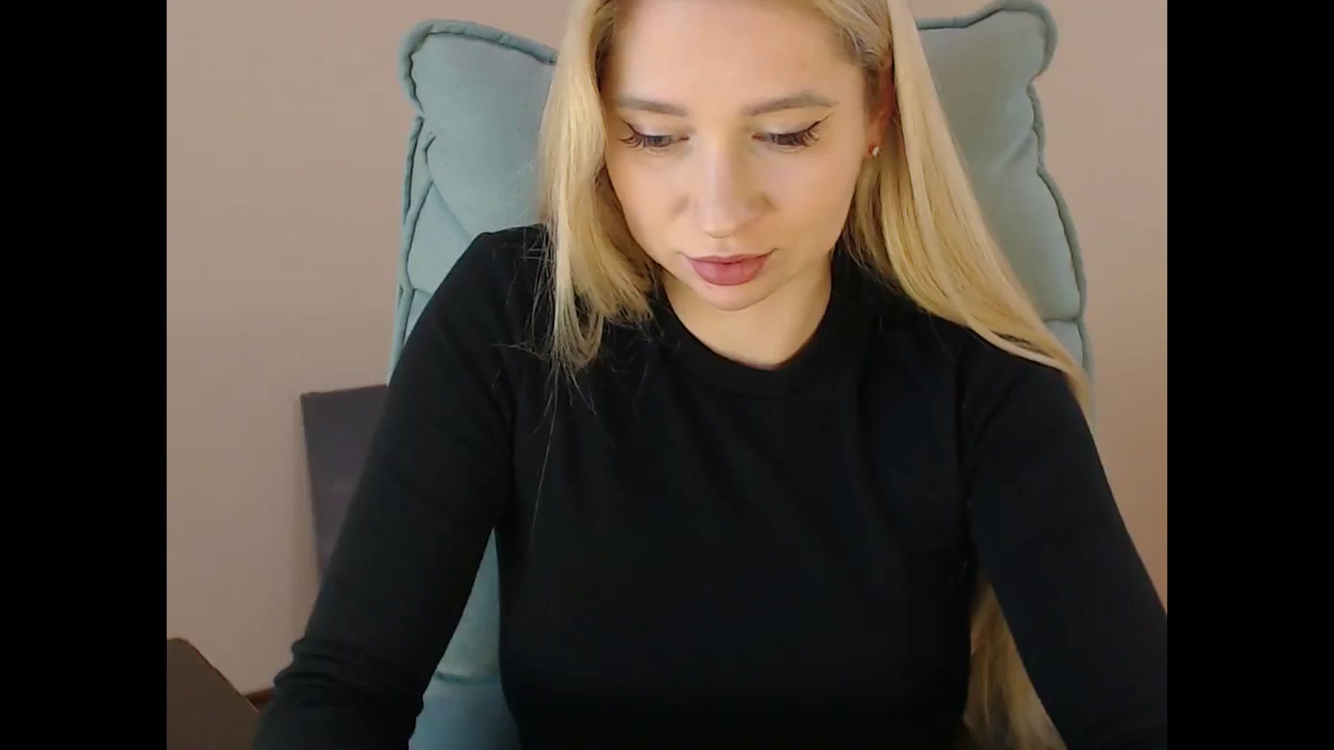 Gallery image thumbnail from Miss_Sylvia's myfreecams stream on, 02/11/2025, 20:14 image 3 of 20
