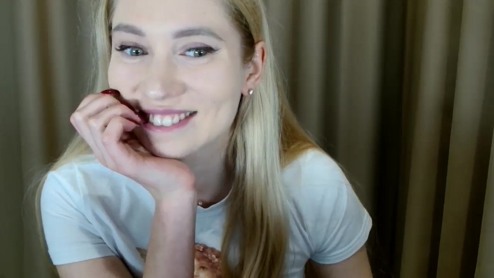 Gallery image thumbnail from Miss_Sylvia's myfreecams stream on, 03/09/2025, 21:45 image 7 of 20