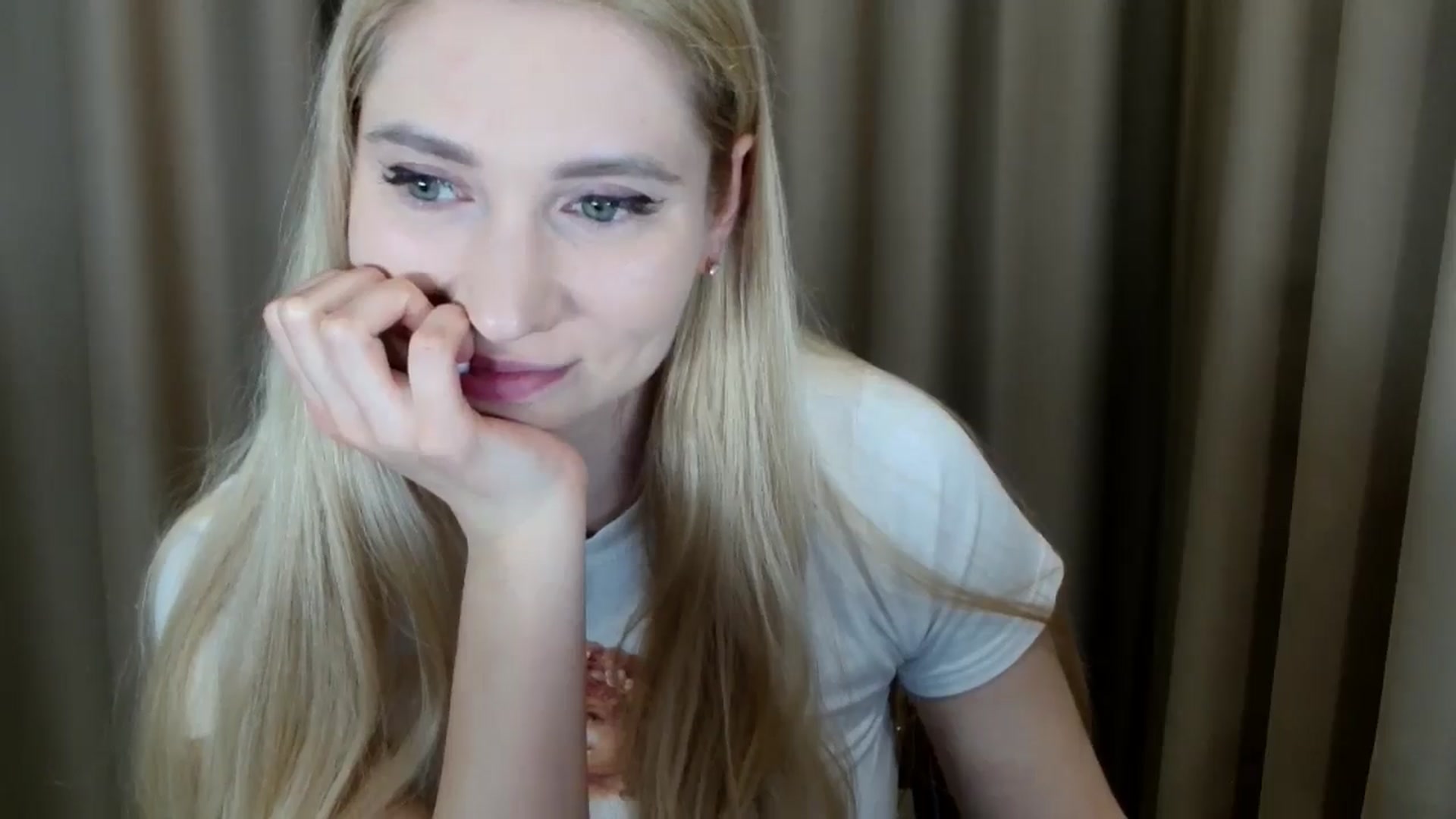 Gallery image thumbnail from Miss_Sylvia's myfreecams stream on, 03/09/2025, 22:41 image 4 of 20