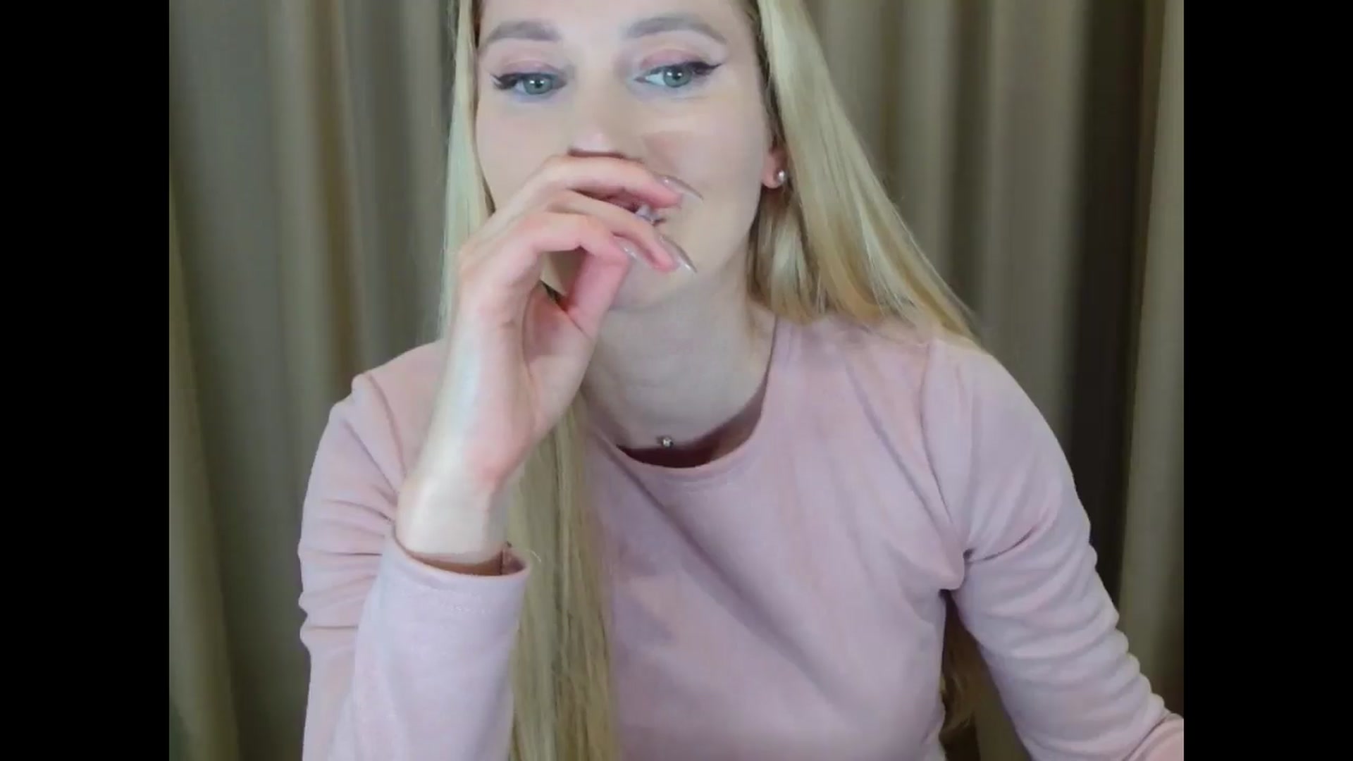 Gallery image thumbnail from Miss_Sylvia's myfreecams stream on, 03/11/2025, 20:02 image 8 of 20