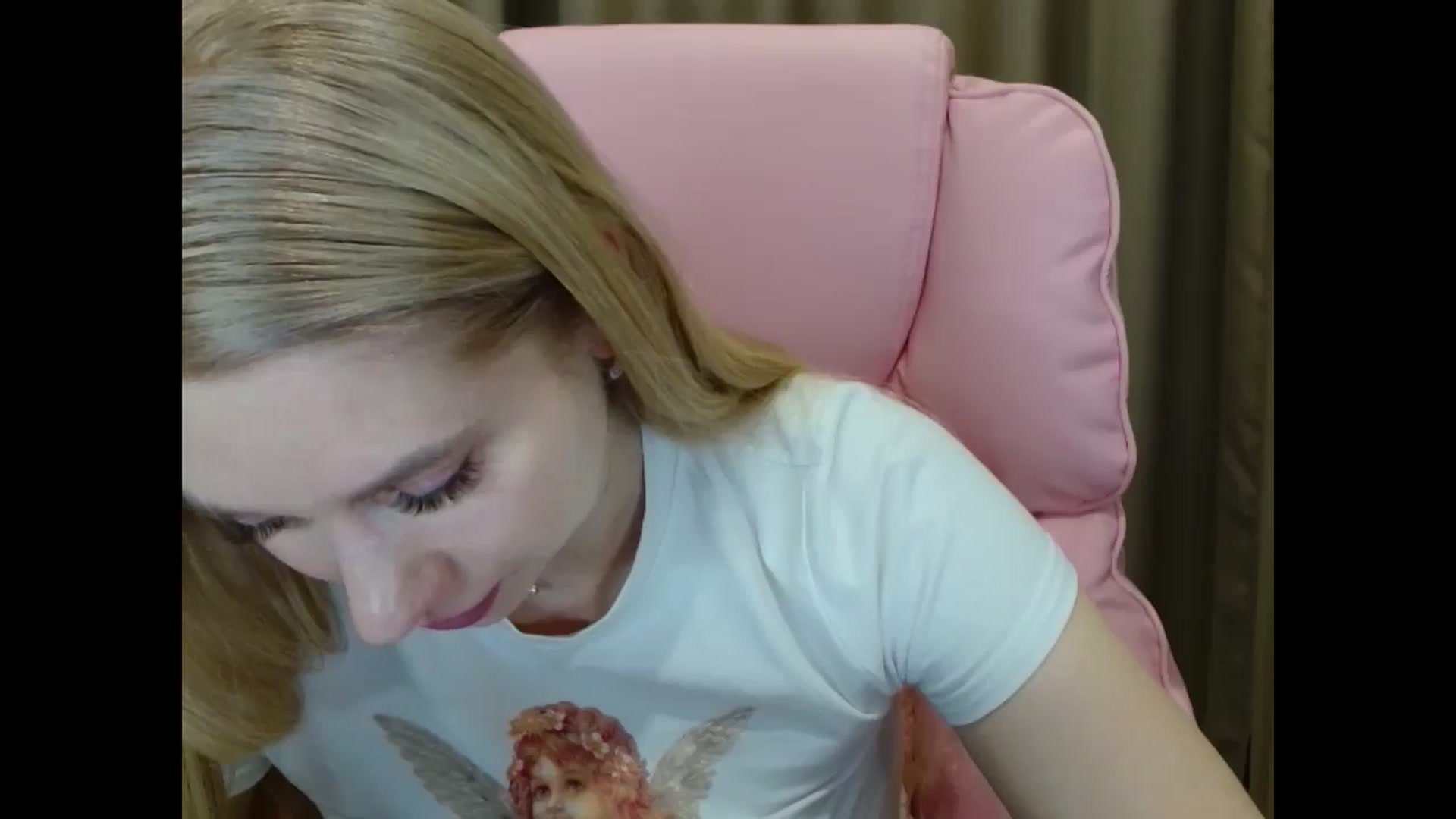Gallery image thumbnail from Miss_Sylvia's myfreecams stream on, 03/21/2025, 19:54 image 3 of 20