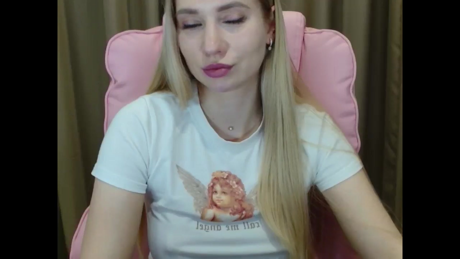 Gallery image thumbnail from Miss_Sylvia's myfreecams stream on, 03/21/2025, 19:54 image 10 of 20