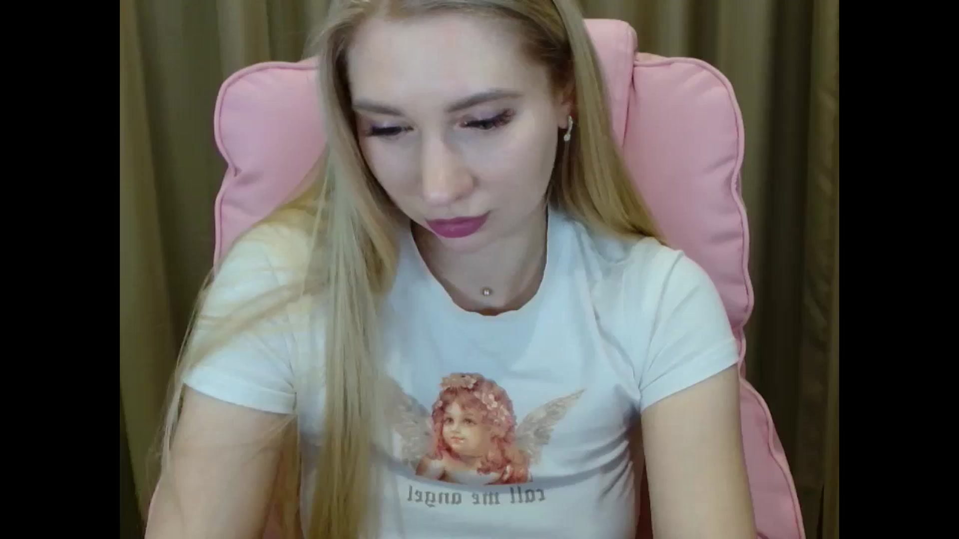 Gallery image thumbnail from Miss_Sylvia's myfreecams stream on, 03/21/2025, 19:54 image 4 of 20