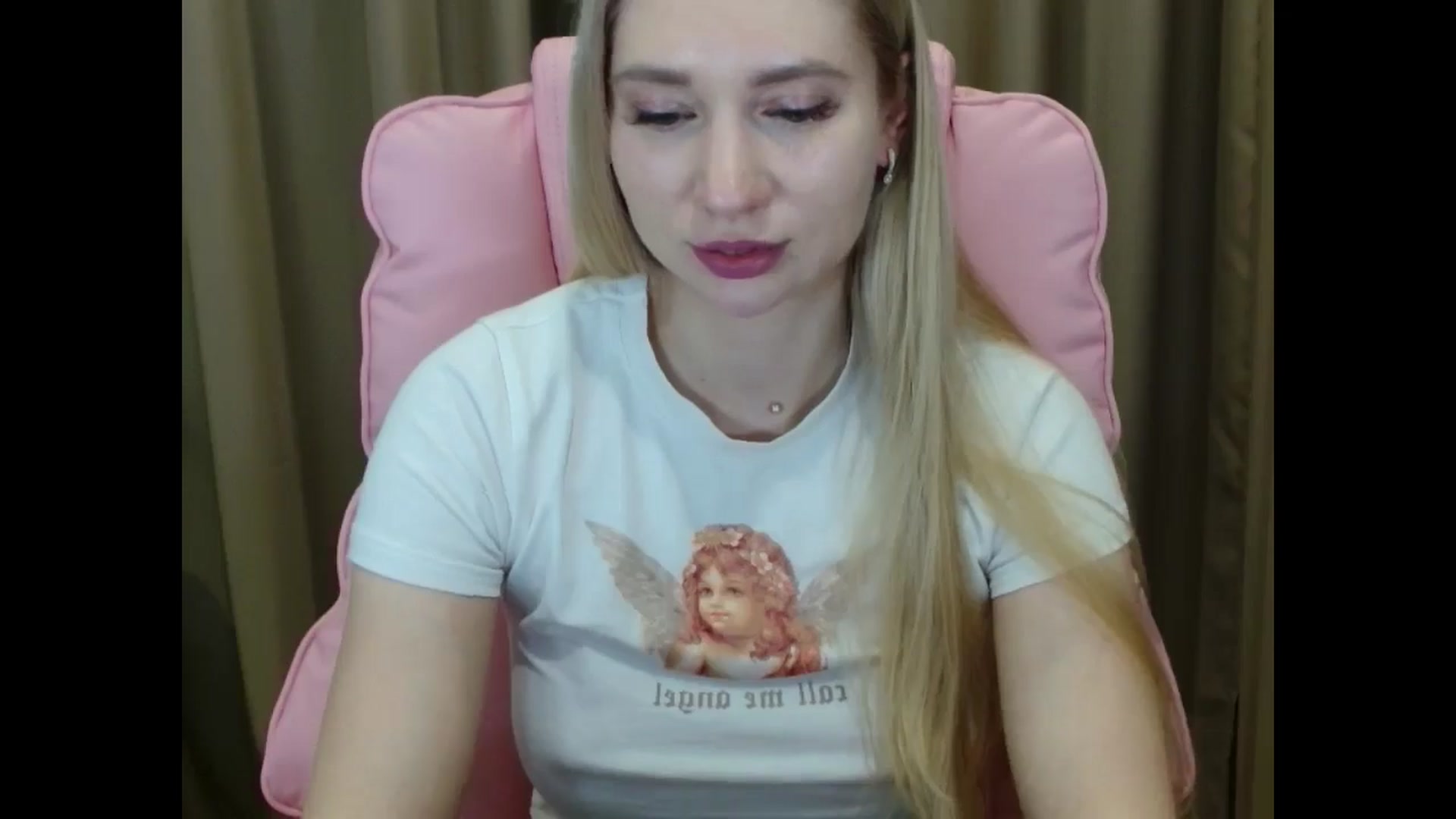 Gallery image thumbnail from Miss_Sylvia's myfreecams stream on, 03/21/2025, 19:54 image 16 of 20