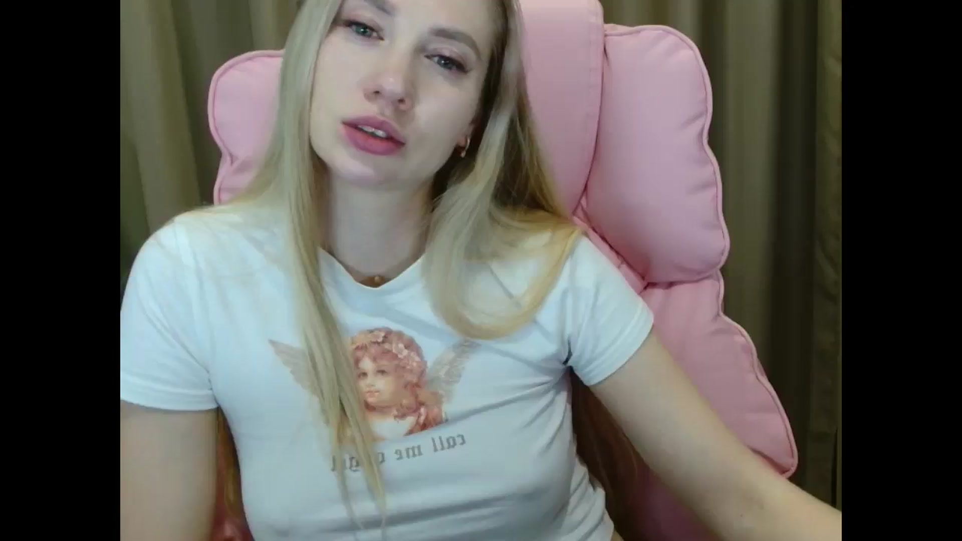 Gallery image thumbnail from Miss_Sylvia's myfreecams stream on, 03/21/2025, 21:16 image 15 of 20