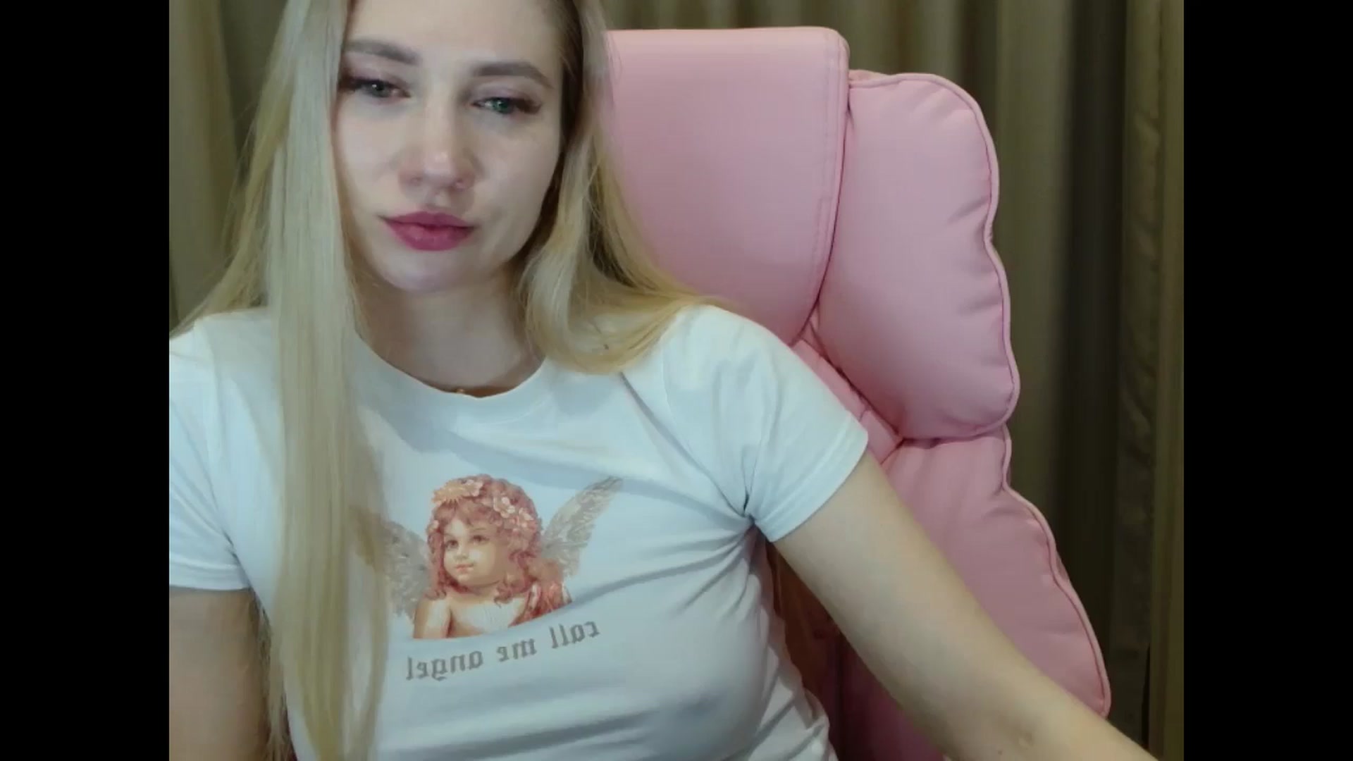 Gallery image thumbnail from Miss_Sylvia's myfreecams stream on, 03/21/2025, 21:16 image 4 of 20