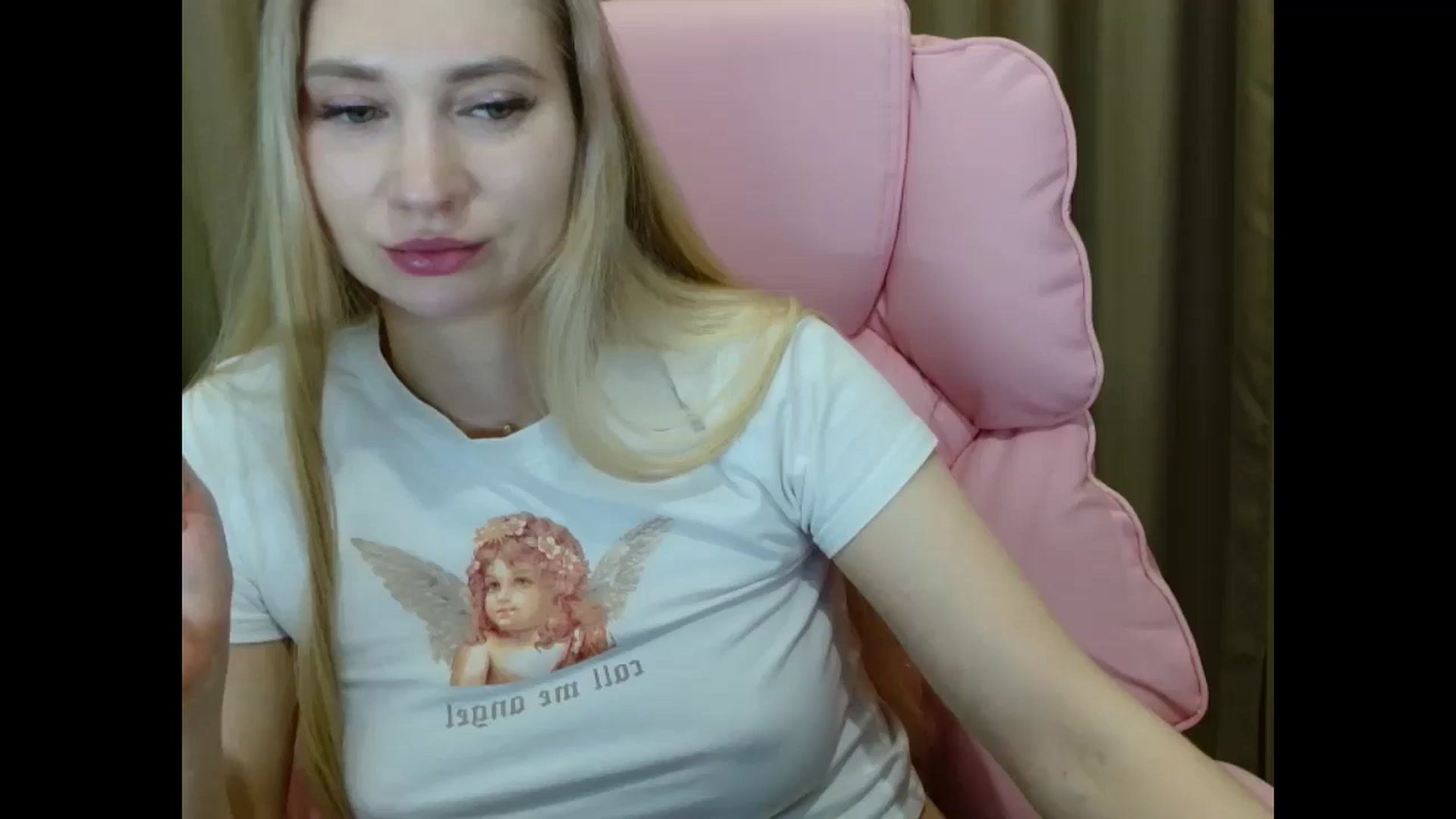 Gallery image thumbnail from Miss_Sylvia's myfreecams stream on, 03/21/2025, 21:16 image 9 of 20