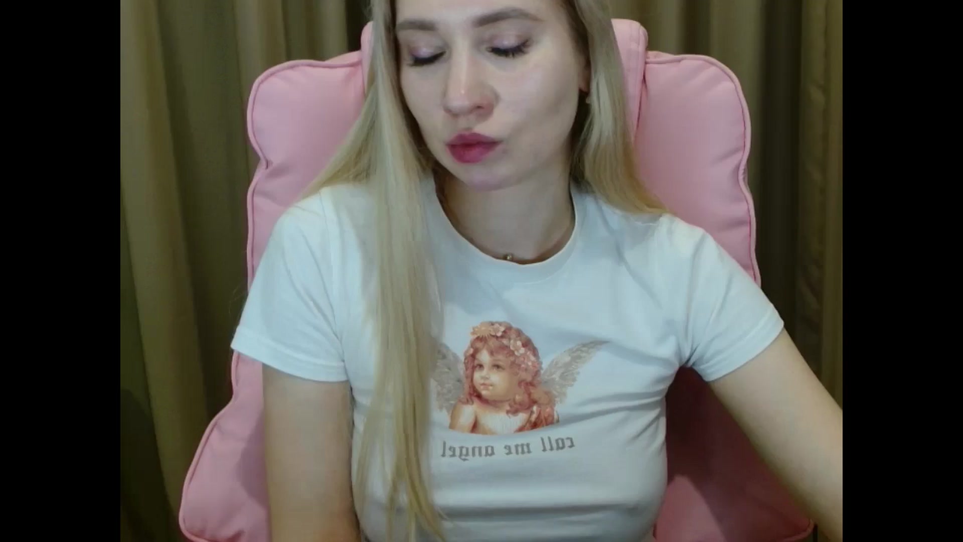 Gallery image thumbnail from Miss_Sylvia's myfreecams stream on, 03/21/2025, 21:16 image 1 of 20