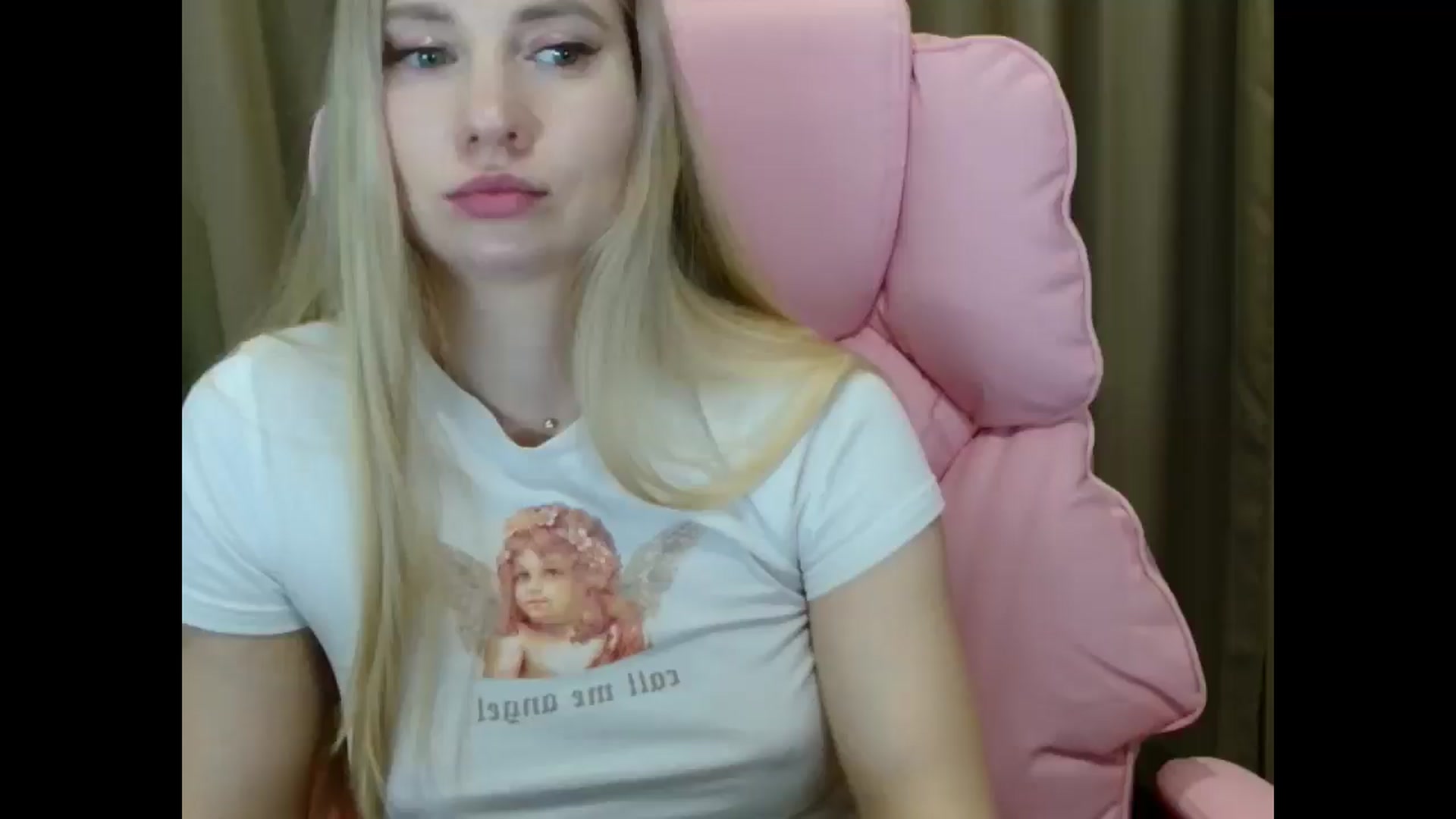 Gallery image thumbnail from Miss_Sylvia's myfreecams stream on, 03/21/2025, 21:16 image 19 of 20