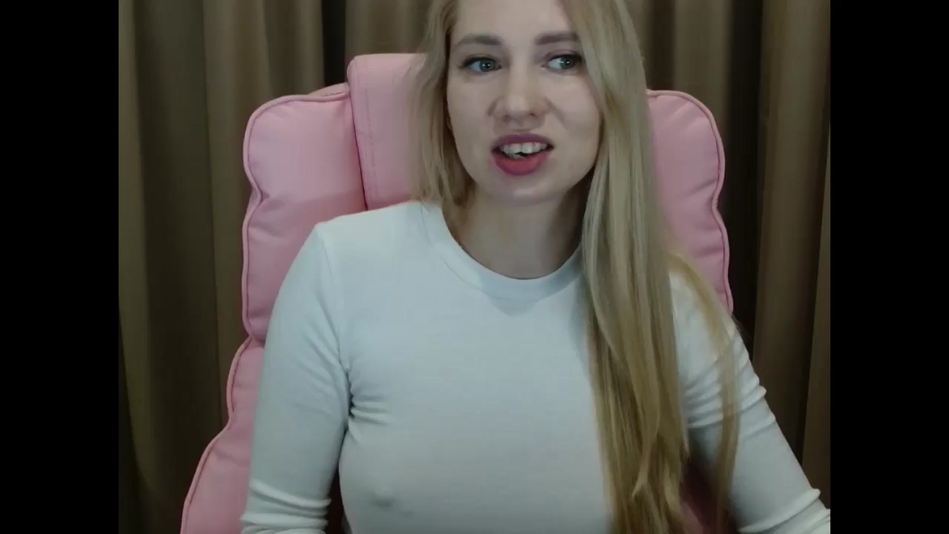 Gallery image thumbnail from Miss_Sylvia's myfreecams stream on, 03/25/2025, 18:50 image 13 of 20