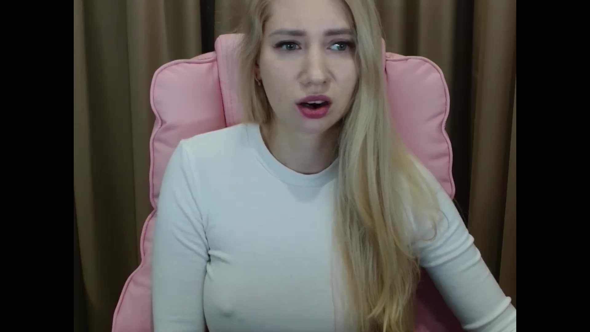 Gallery image thumbnail from Miss_Sylvia's myfreecams stream on, 03/25/2025, 18:50 image 12 of 20