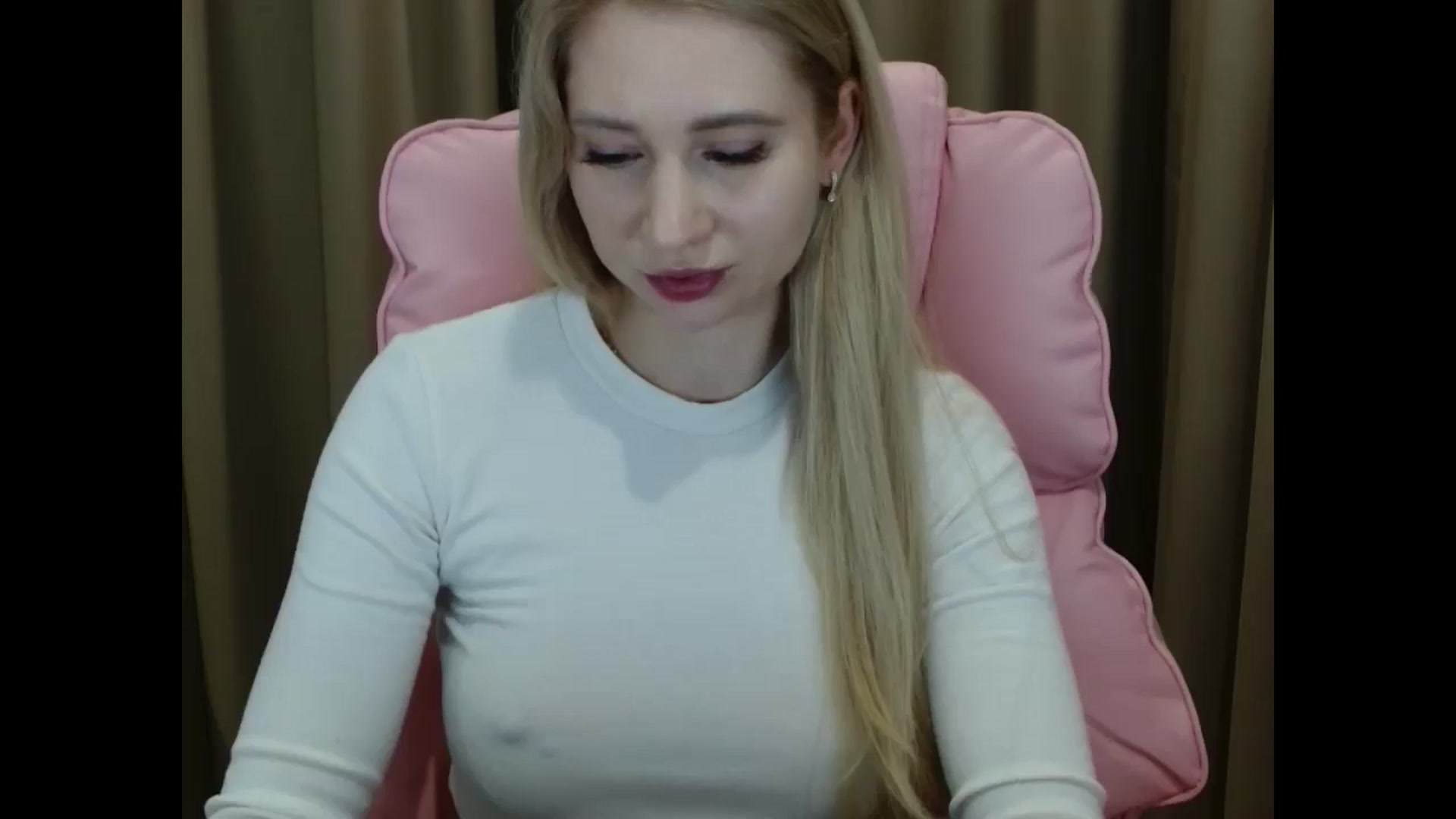 Gallery image thumbnail from Miss_Sylvia's myfreecams stream on, 03/25/2025, 18:50 image 8 of 20