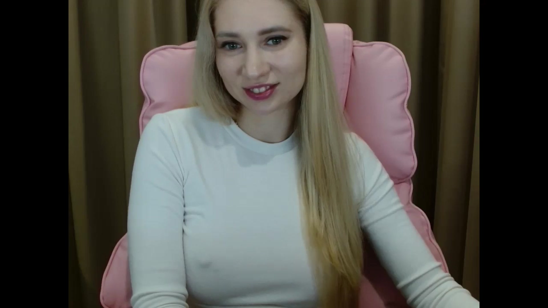 Gallery image thumbnail from Miss_Sylvia's myfreecams stream on, 03/25/2025, 18:50 image 6 of 20