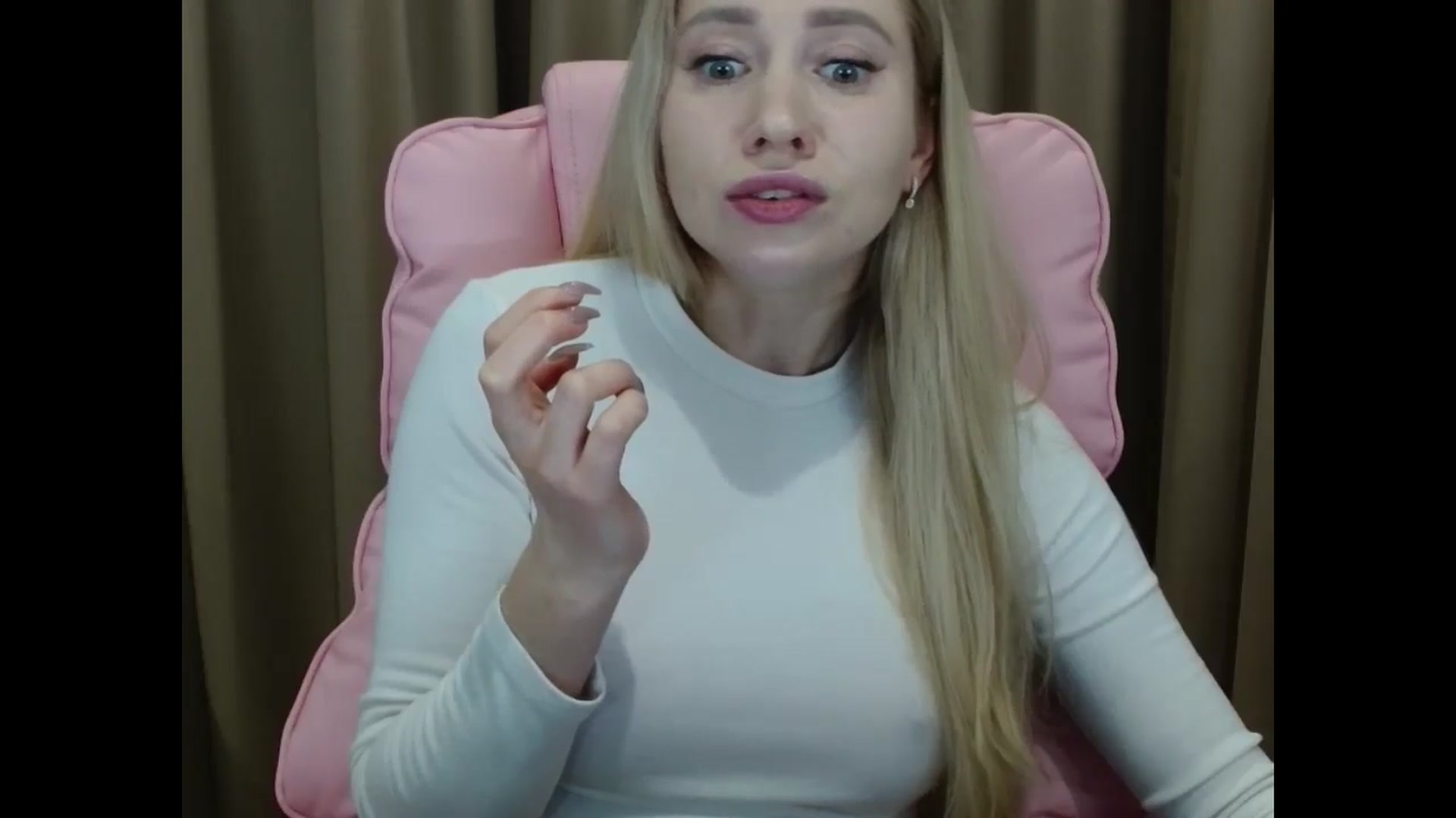 Gallery image thumbnail from Miss_Sylvia's myfreecams stream on, 03/25/2025, 18:50 image 11 of 20