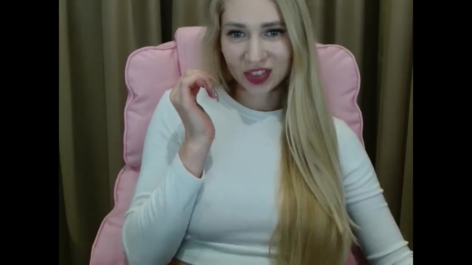 Gallery image thumbnail from Miss_Sylvia's myfreecams stream on, 03/25/2025, 18:50 image 14 of 20