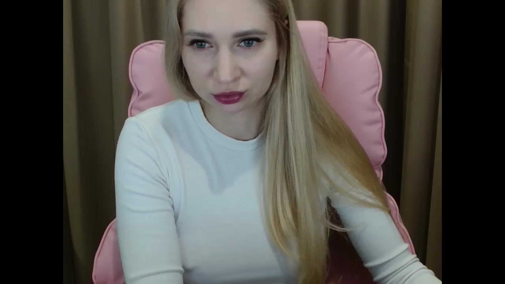 Gallery image thumbnail from Miss_Sylvia's myfreecams stream on, 03/25/2025, 18:50 image 1 of 20