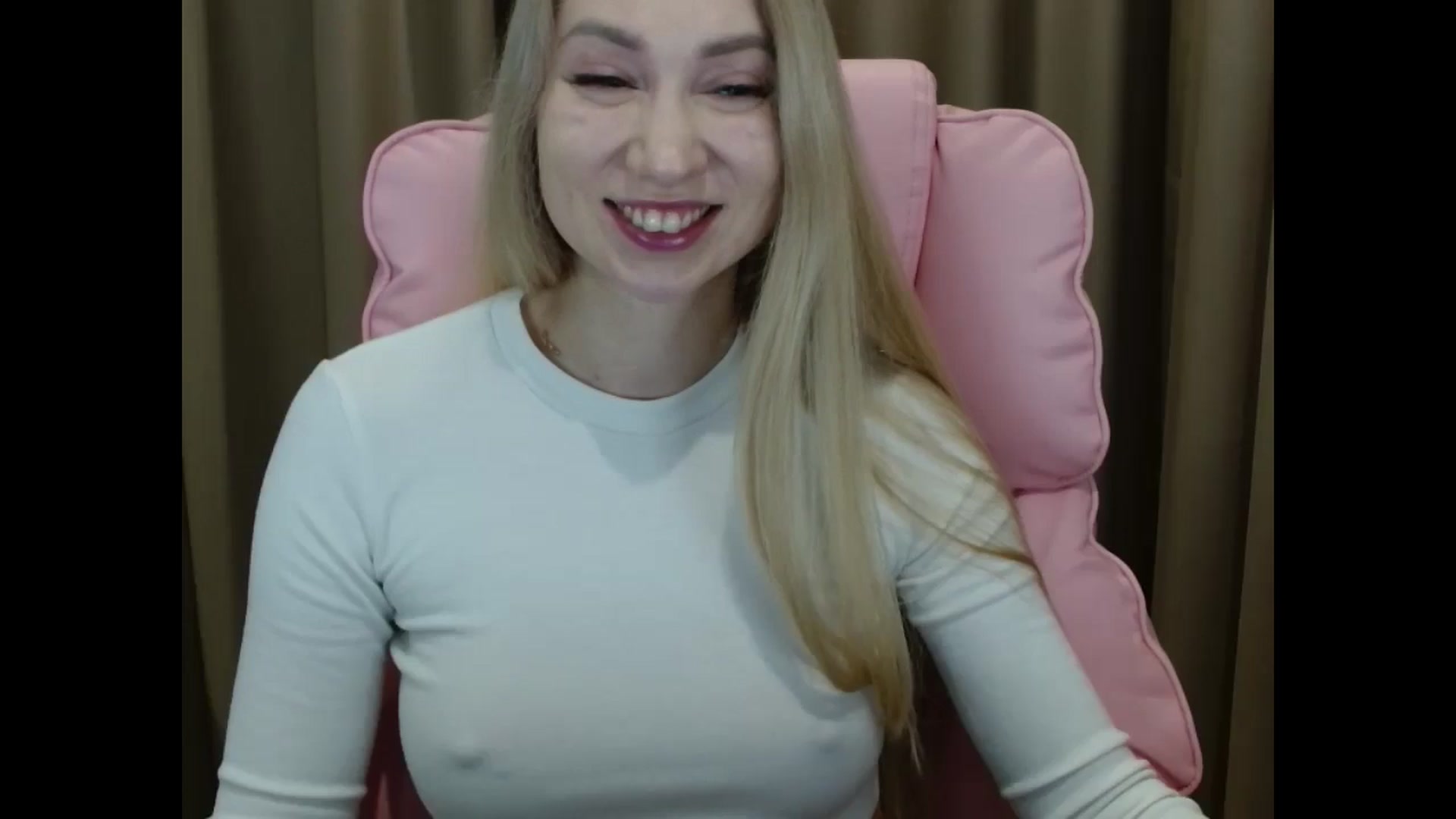 Gallery image thumbnail from Miss_Sylvia's myfreecams stream on, 03/25/2025, 18:50 image 3 of 20