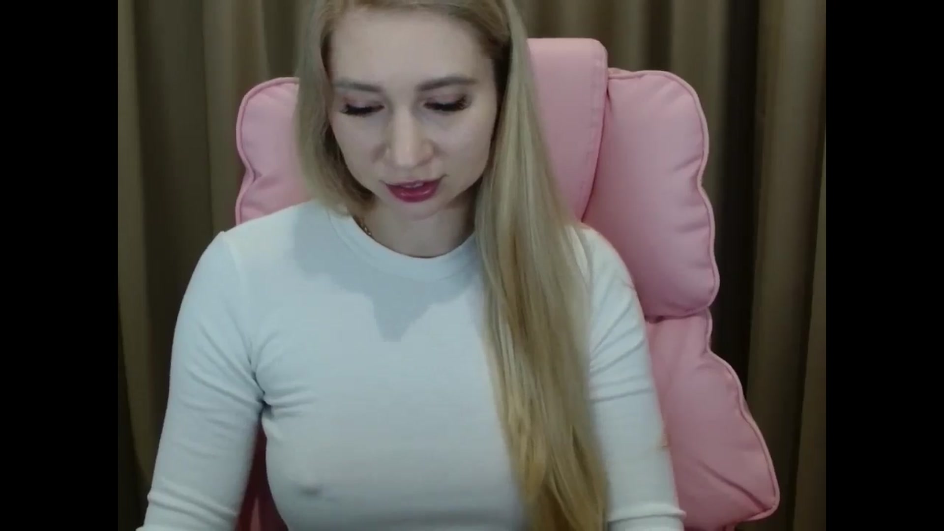 Gallery image thumbnail from Miss_Sylvia's myfreecams stream on, 03/25/2025, 18:50 image 4 of 20