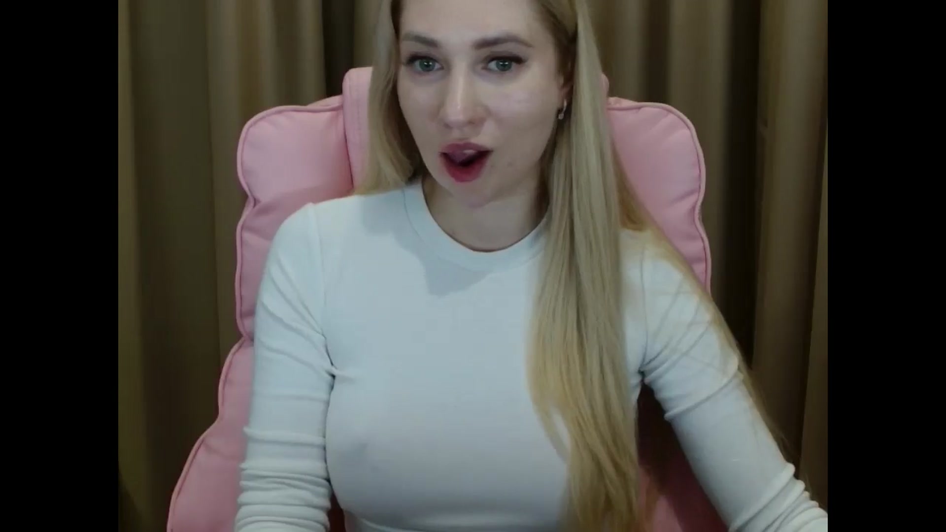 Gallery image thumbnail from Miss_Sylvia's myfreecams stream on, 03/25/2025, 20:19 image 8 of 20