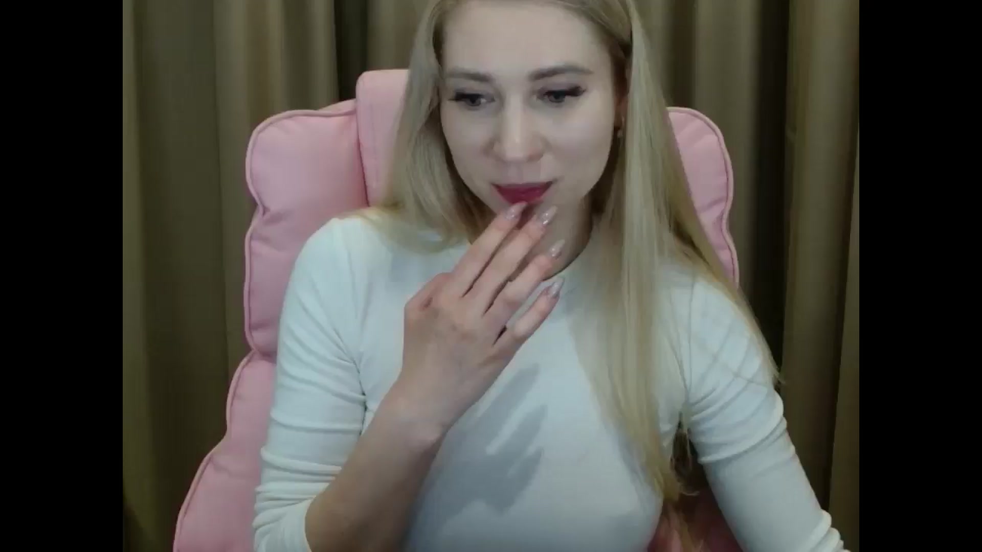 Gallery image thumbnail from Miss_Sylvia's myfreecams stream on, 03/25/2025, 20:19 image 4 of 20