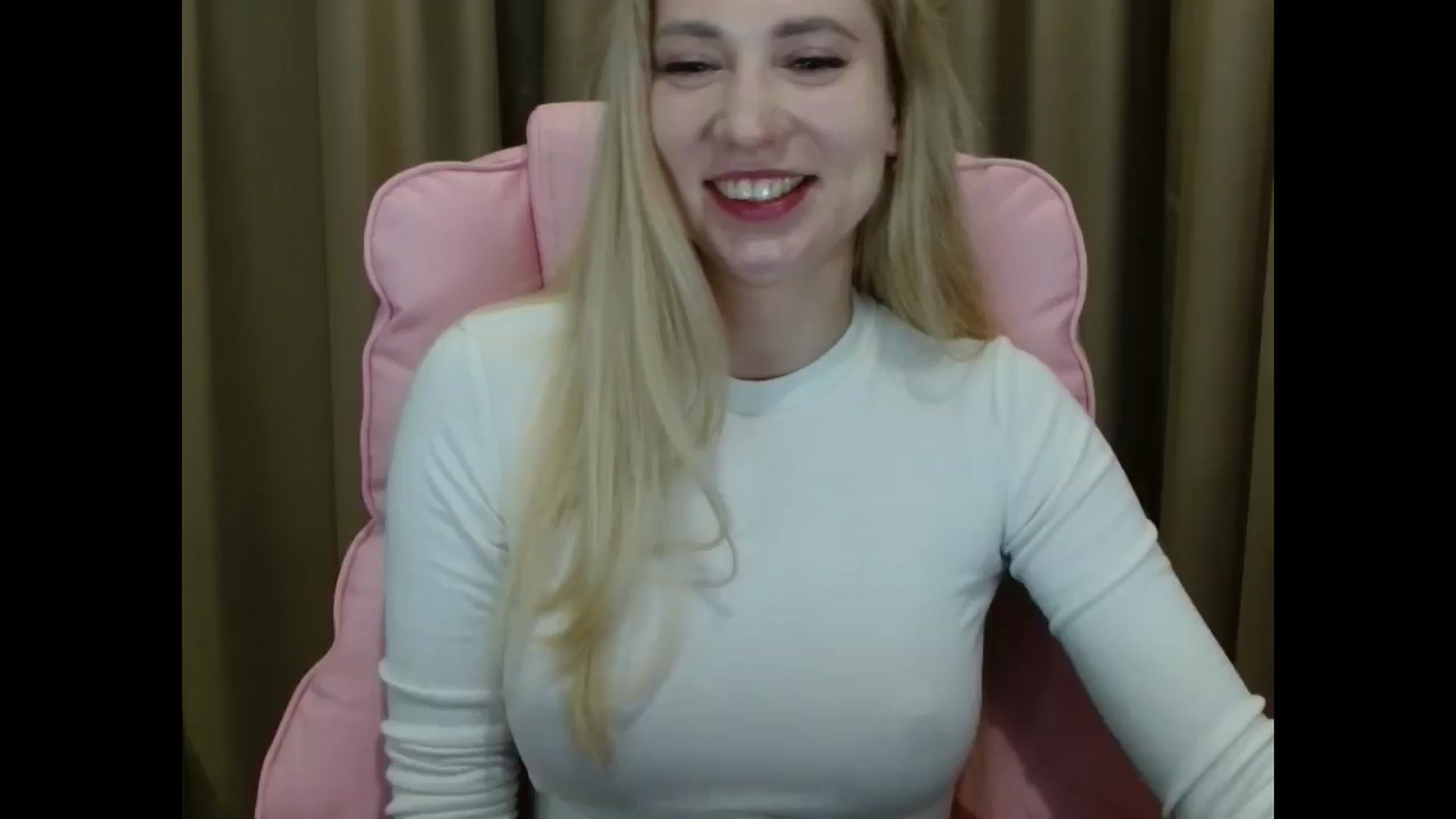 Gallery image thumbnail from Miss_Sylvia's myfreecams stream on, 03/25/2025, 20:19 image 16 of 20