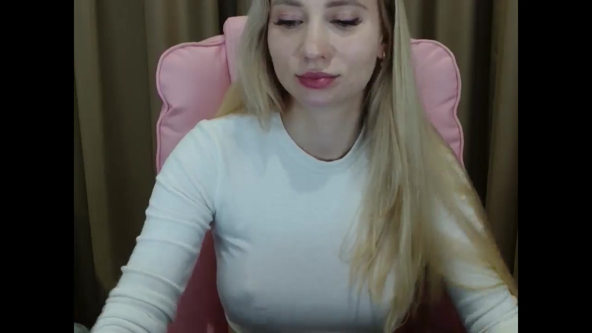 Gallery image thumbnail from Miss_Sylvia's myfreecams stream on, 03/25/2025, 23:00 image 8 of 20