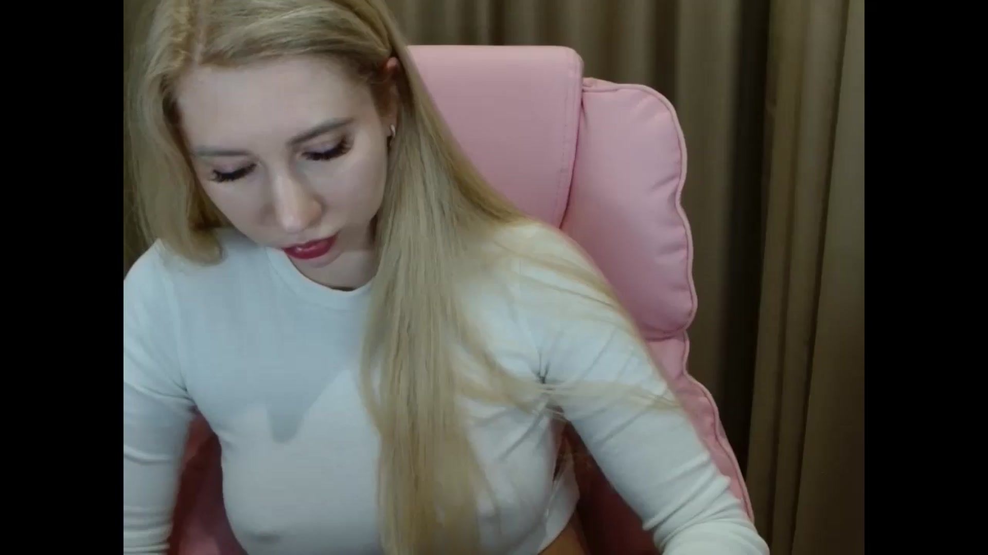 Gallery image thumbnail from Miss_Sylvia's myfreecams stream on, 03/25/2025, 23:00 image 18 of 20