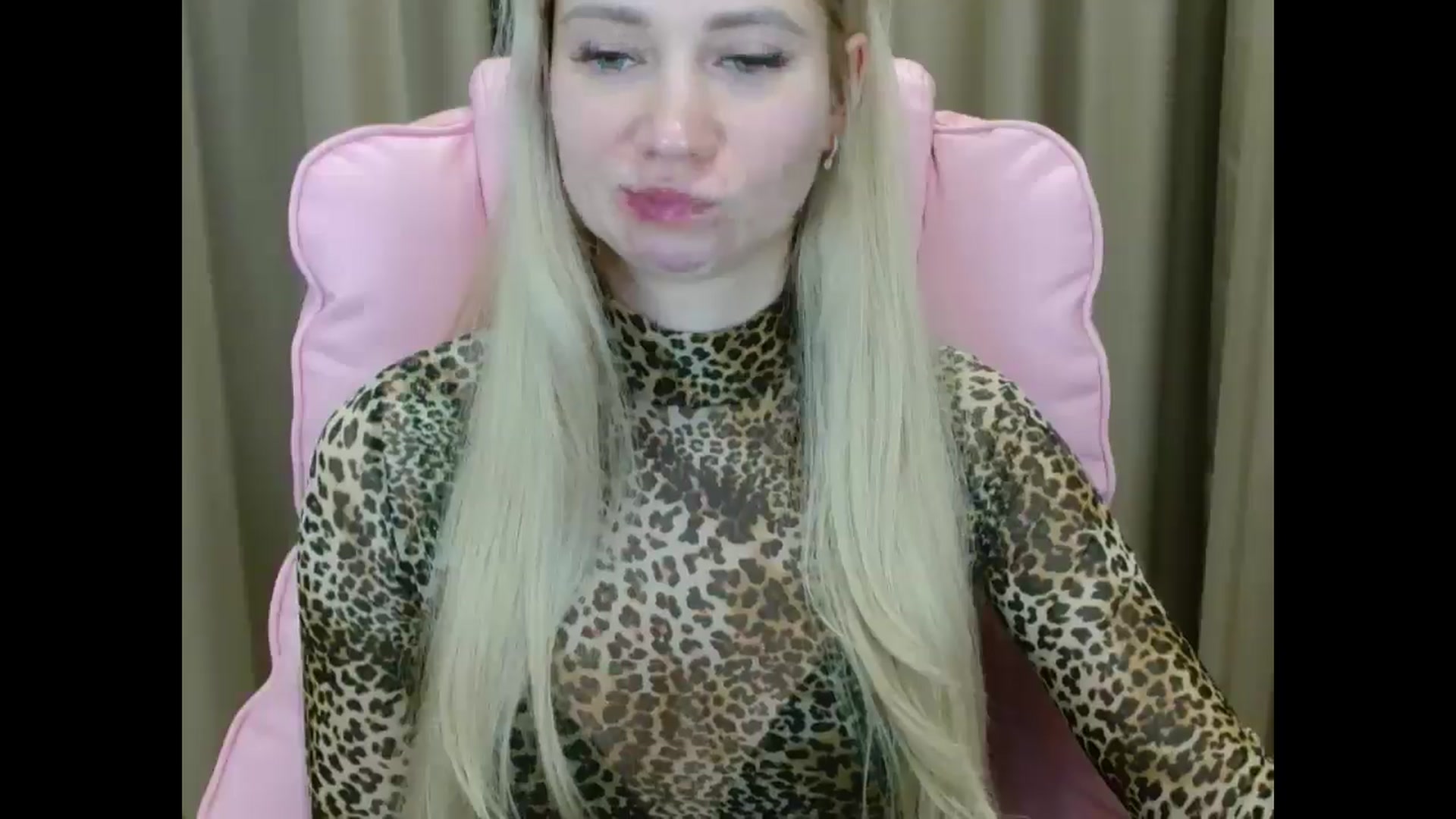 Gallery image thumbnail from Miss_Sylvia's myfreecams stream on, 03/26/2025, 18:00 image 12 of 20