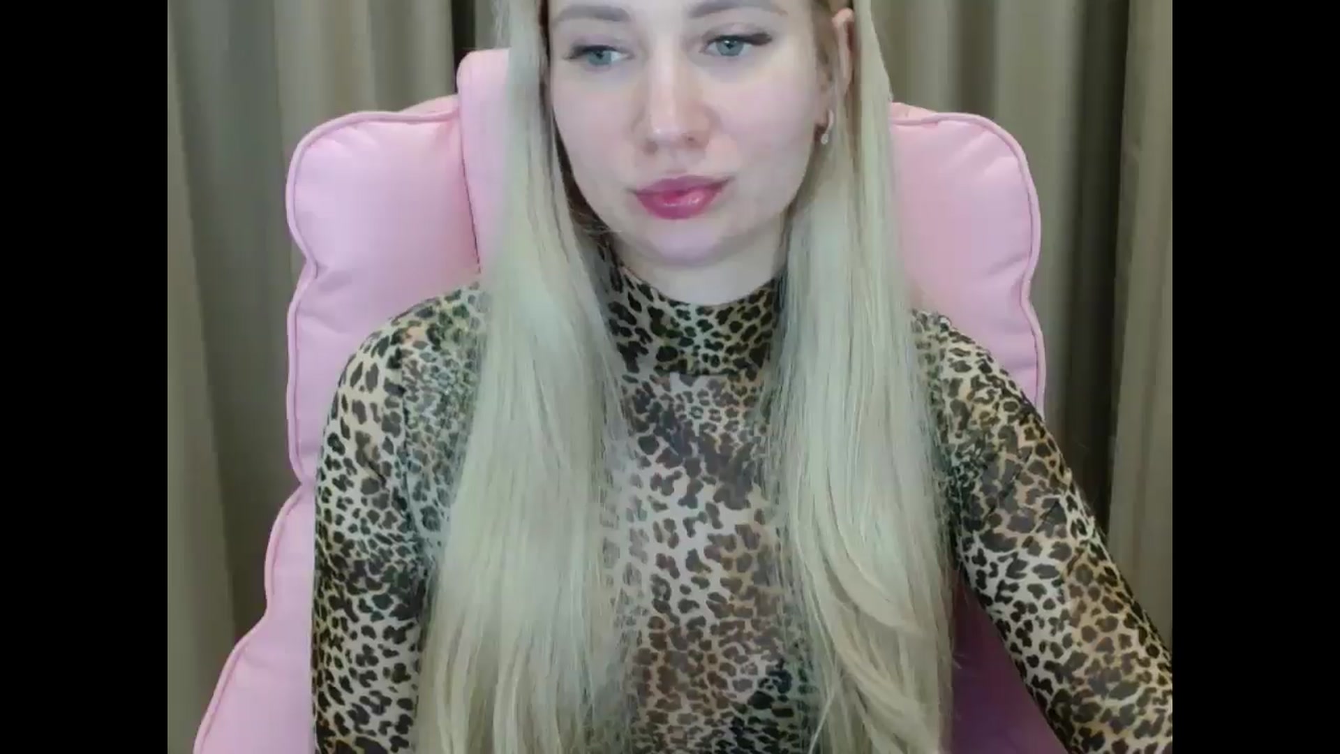 Gallery image thumbnail from Miss_Sylvia's myfreecams stream on, 03/26/2025, 18:00 image 15 of 20