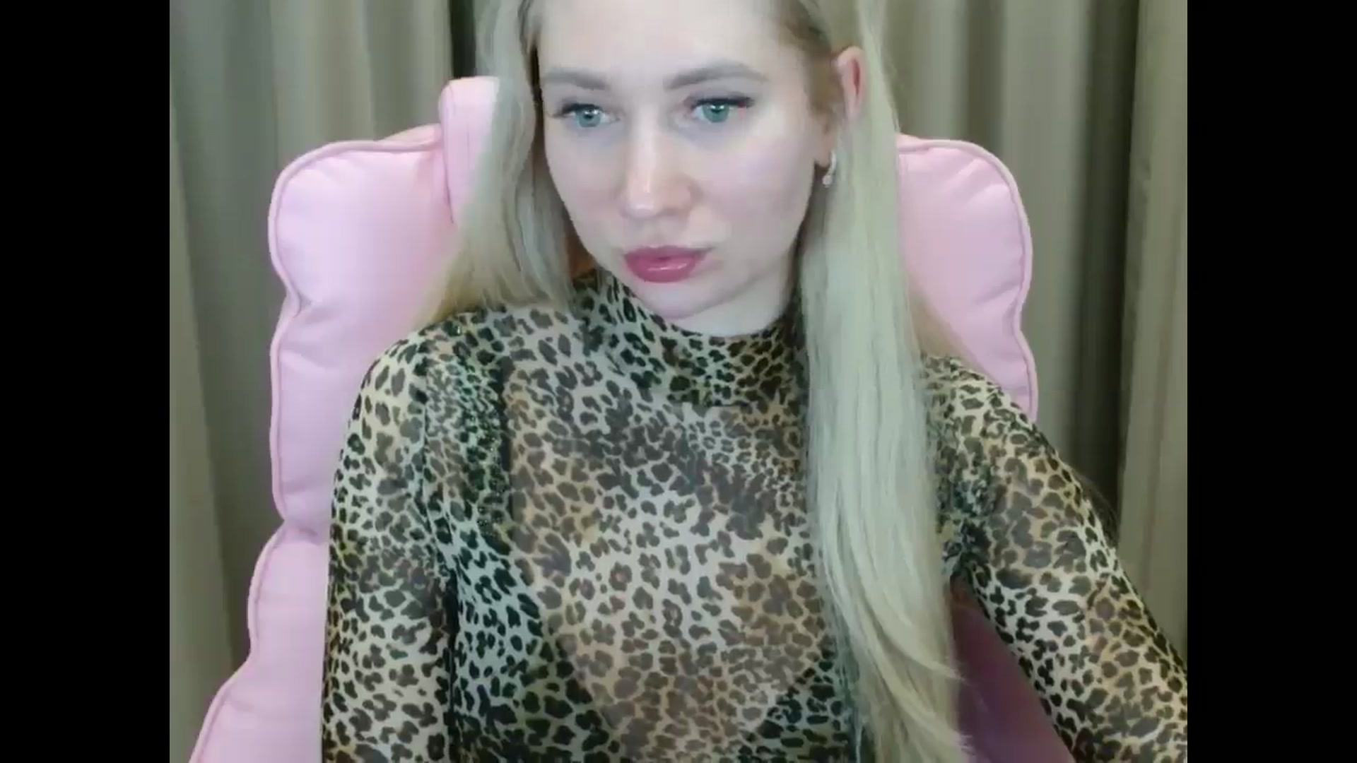 Gallery image thumbnail from Miss_Sylvia's myfreecams stream on, 03/26/2025, 18:00 image 3 of 20