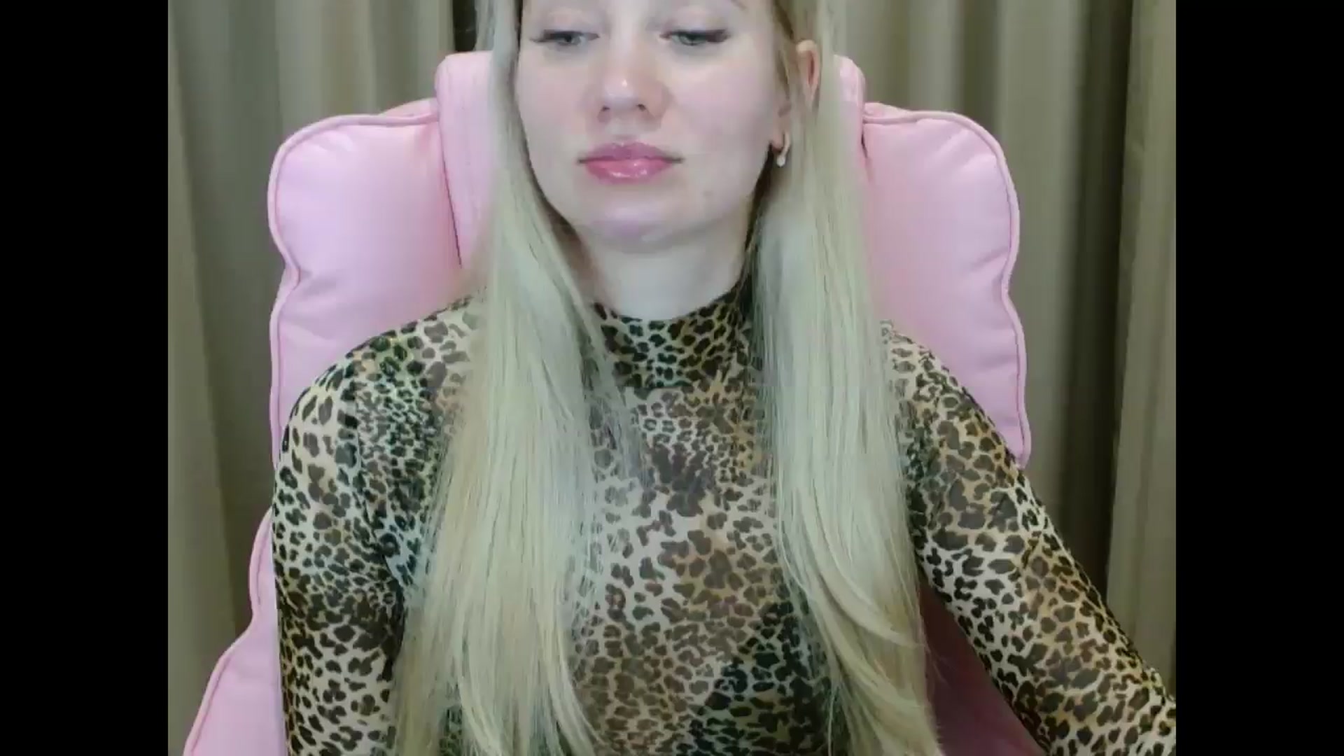Gallery image thumbnail from Miss_Sylvia's myfreecams stream on, 03/26/2025, 18:00 image 14 of 20