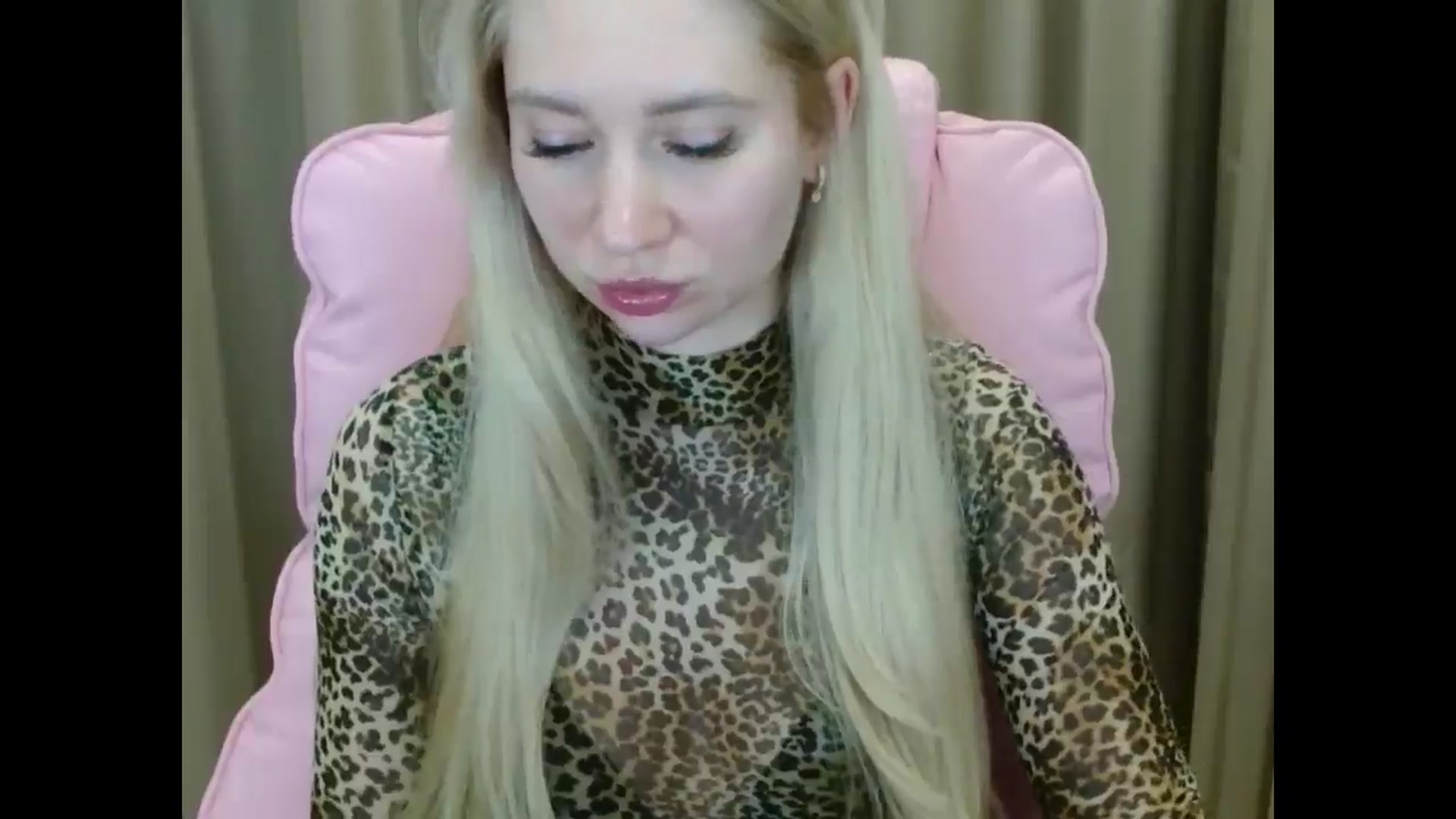 Gallery image thumbnail from Miss_Sylvia's myfreecams stream on, 03/26/2025, 18:00 image 10 of 20