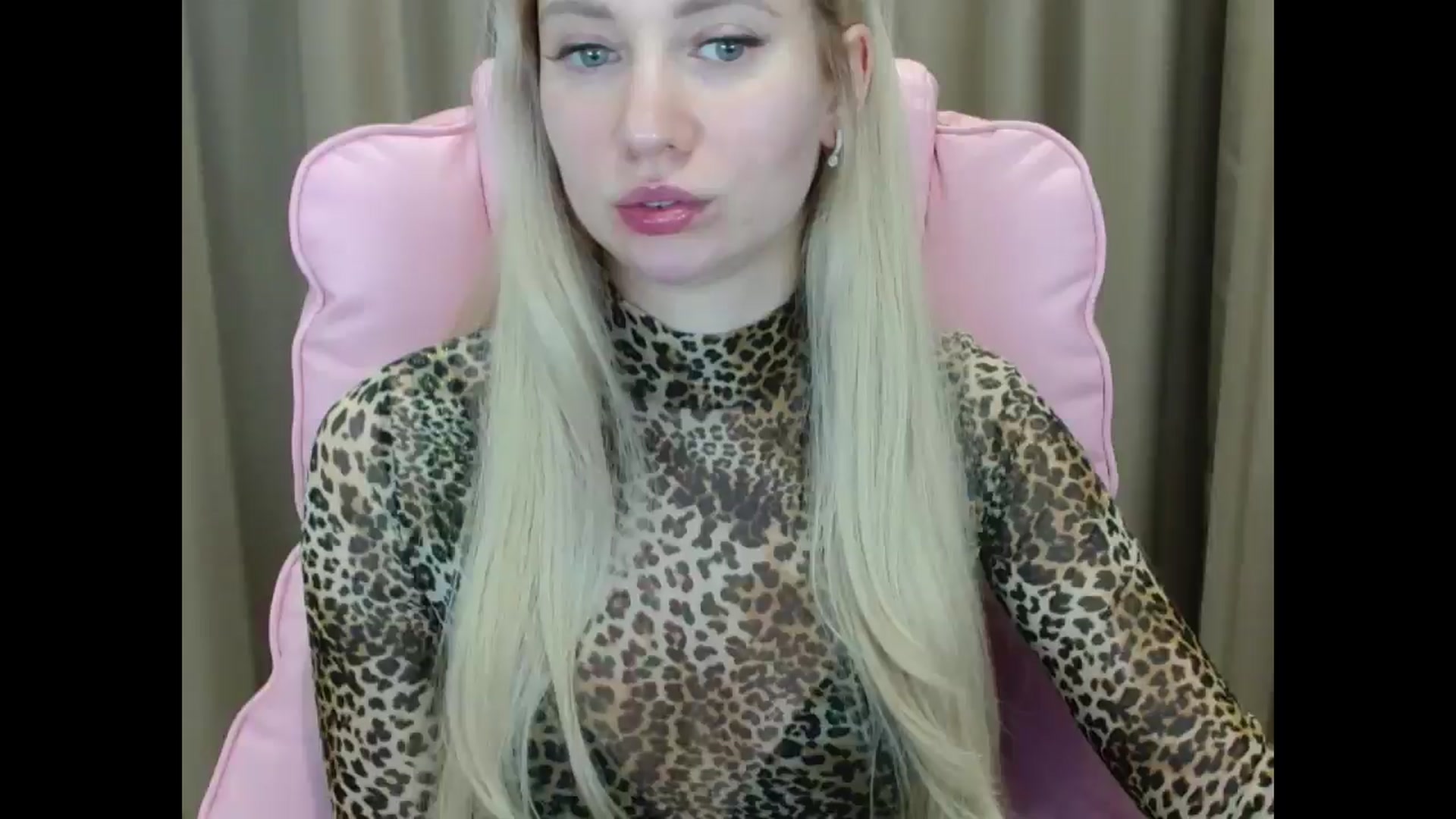 Gallery image thumbnail from Miss_Sylvia's myfreecams stream on, 03/26/2025, 18:00 image 11 of 20