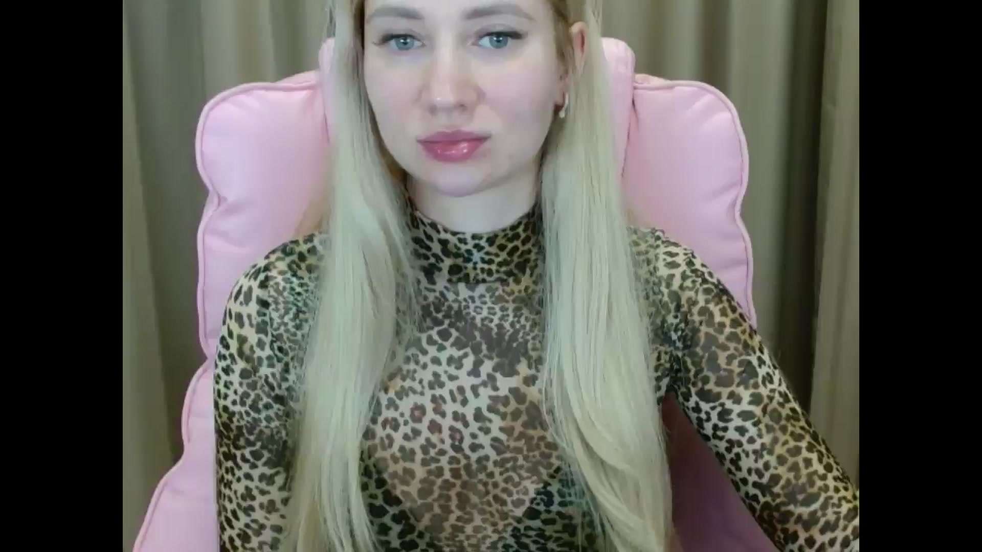 Gallery image thumbnail from Miss_Sylvia's myfreecams stream on, 03/26/2025, 18:00 image 8 of 20