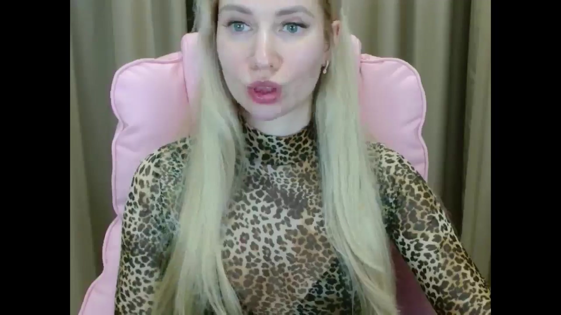 Gallery image thumbnail from Miss_Sylvia's myfreecams stream on, 03/26/2025, 18:00 image 5 of 20