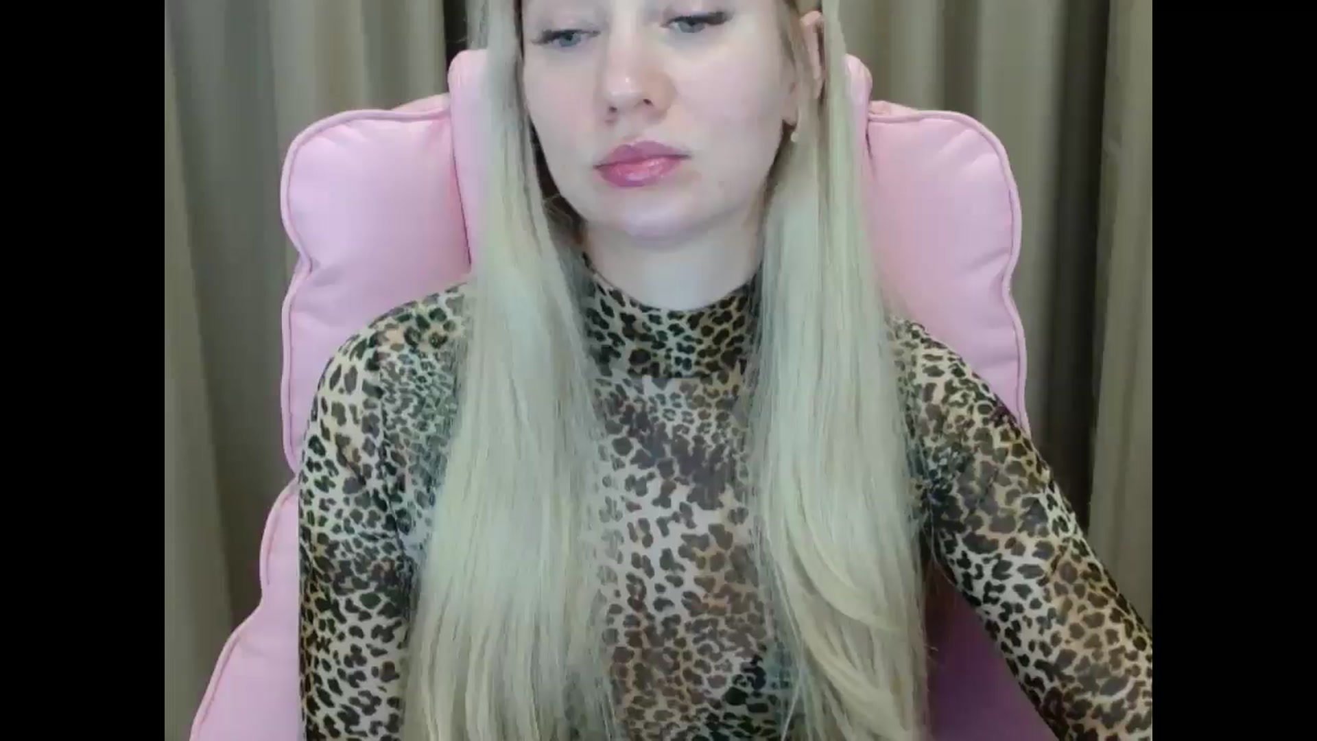 Gallery image thumbnail from Miss_Sylvia's myfreecams stream on, 03/26/2025, 18:00 image 16 of 20
