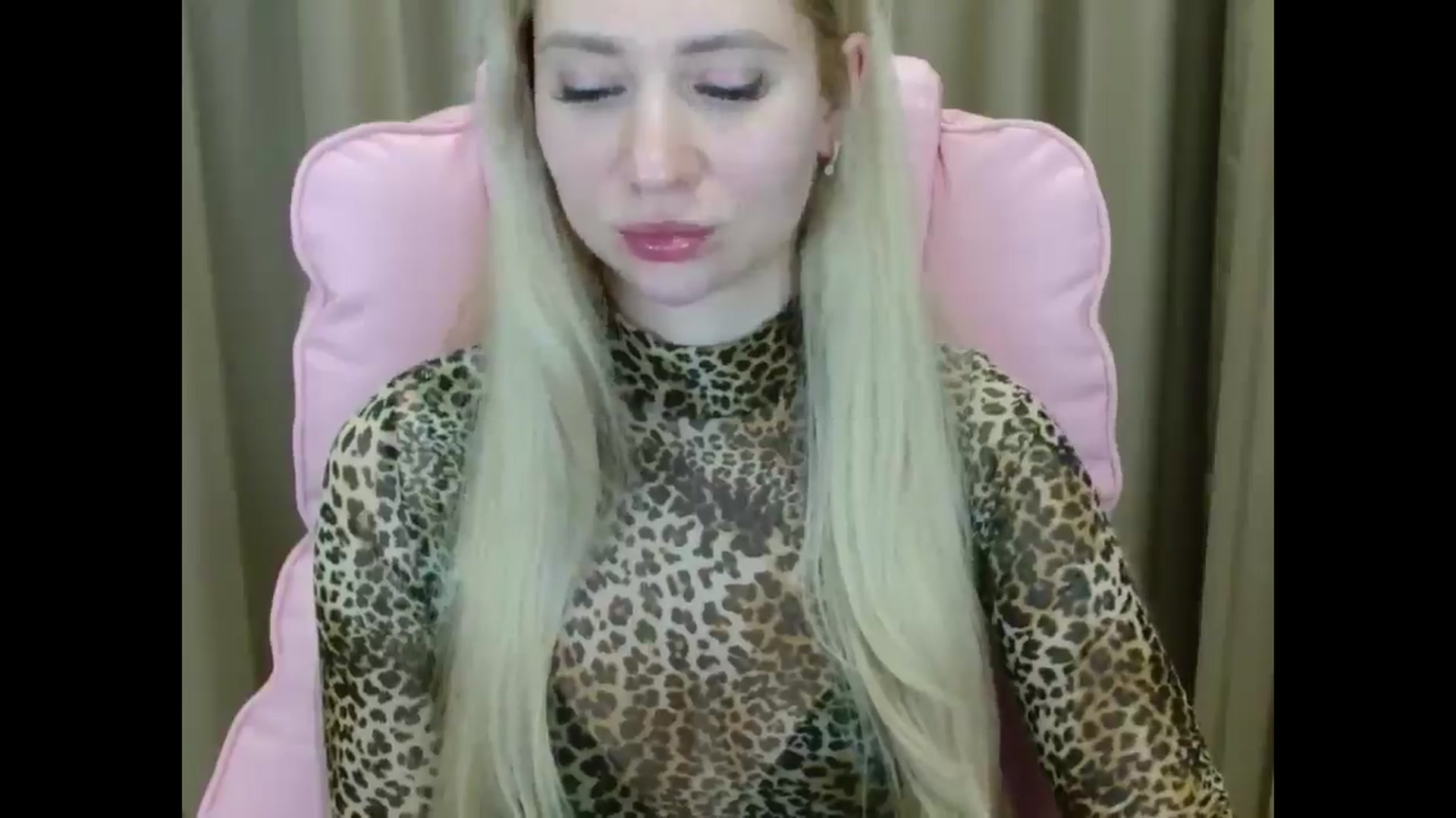 Gallery image thumbnail from Miss_Sylvia's myfreecams stream on, 03/26/2025, 18:00 image 9 of 20