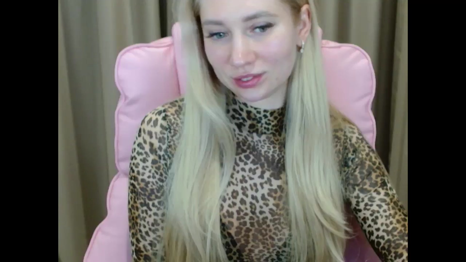 Gallery image thumbnail from Miss_Sylvia's myfreecams stream on, 03/26/2025, 18:26 image 4 of 20