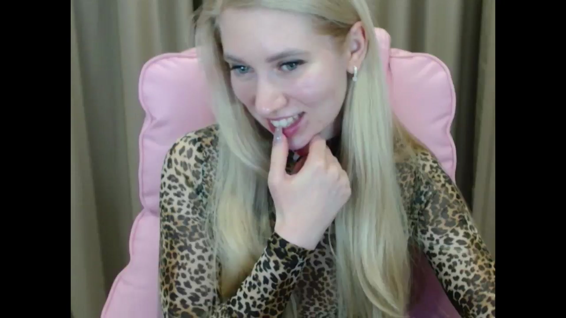 Gallery image thumbnail from Miss_Sylvia's myfreecams stream on, 03/26/2025, 18:26 image 6 of 20