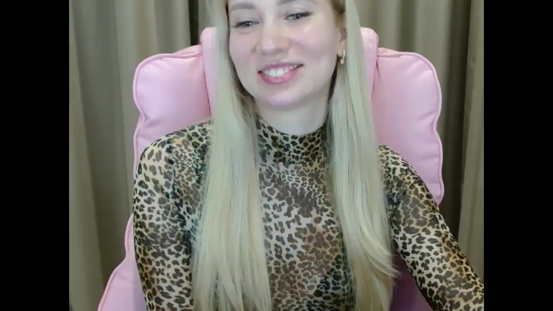 Gallery image thumbnail from Miss_Sylvia's myfreecams stream on, 03/26/2025, 18:26 image 19 of 20