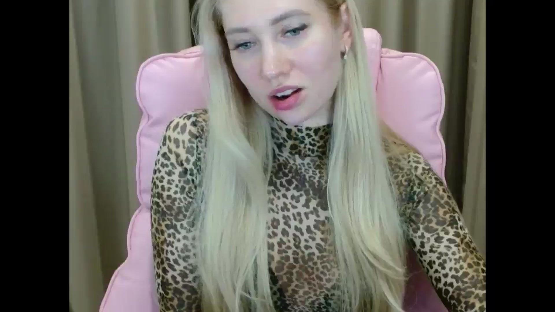 Gallery image thumbnail from Miss_Sylvia's myfreecams stream on, 03/26/2025, 18:26 image 9 of 20