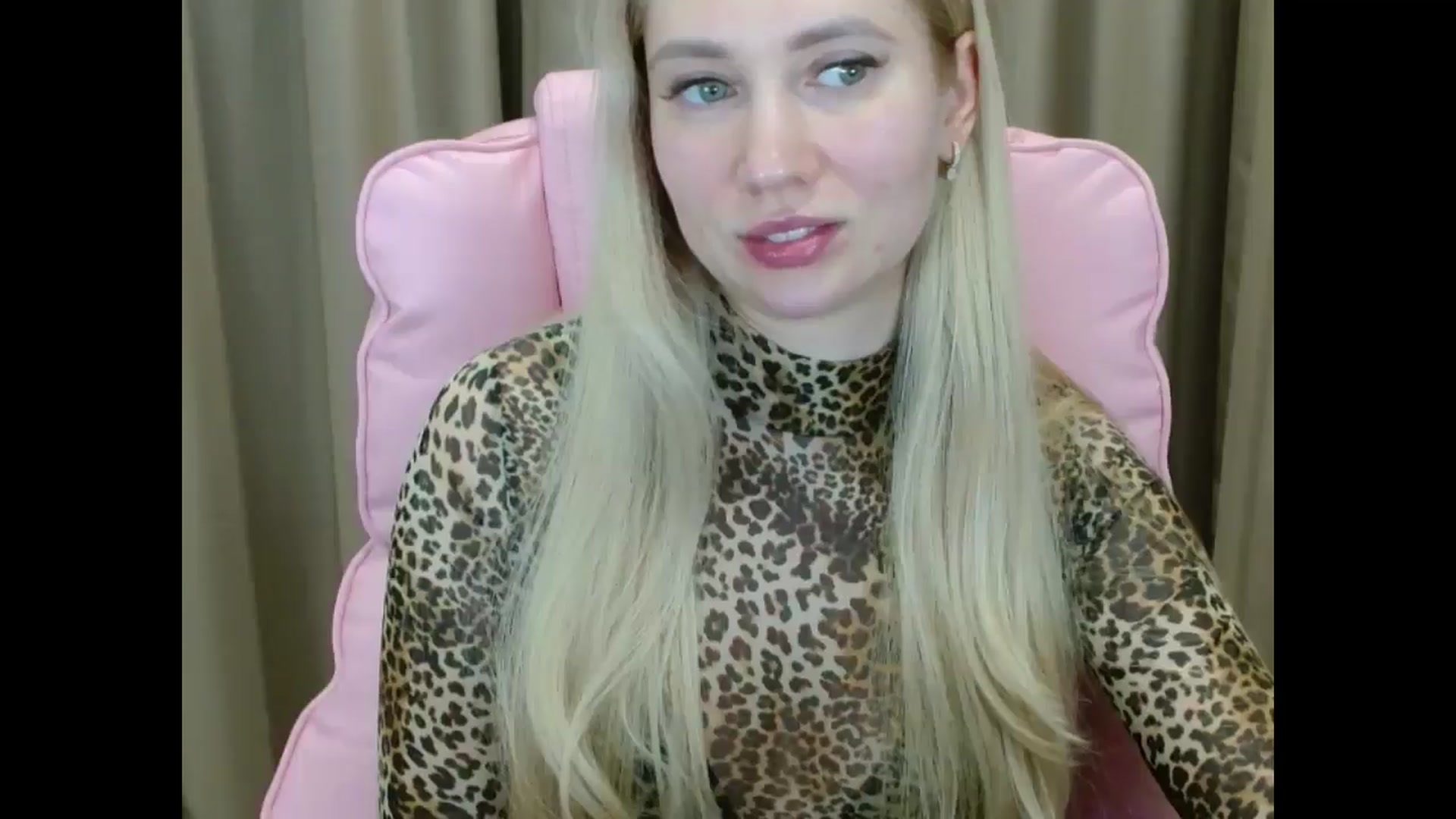 Gallery image thumbnail from Miss_Sylvia's myfreecams stream on, 03/26/2025, 18:26 image 10 of 20