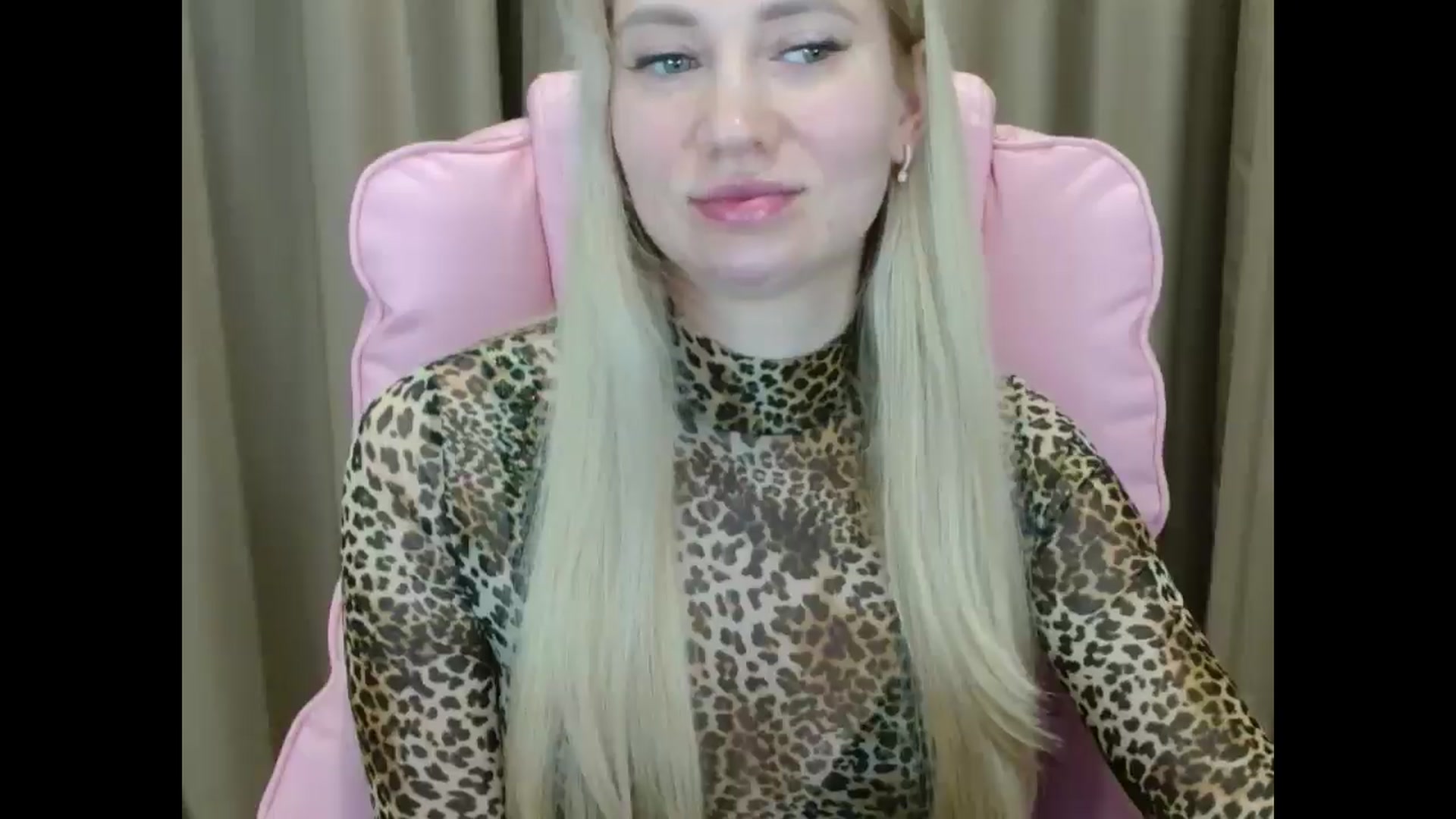Gallery image thumbnail from Miss_Sylvia's myfreecams stream on, 03/26/2025, 18:26 image 18 of 20