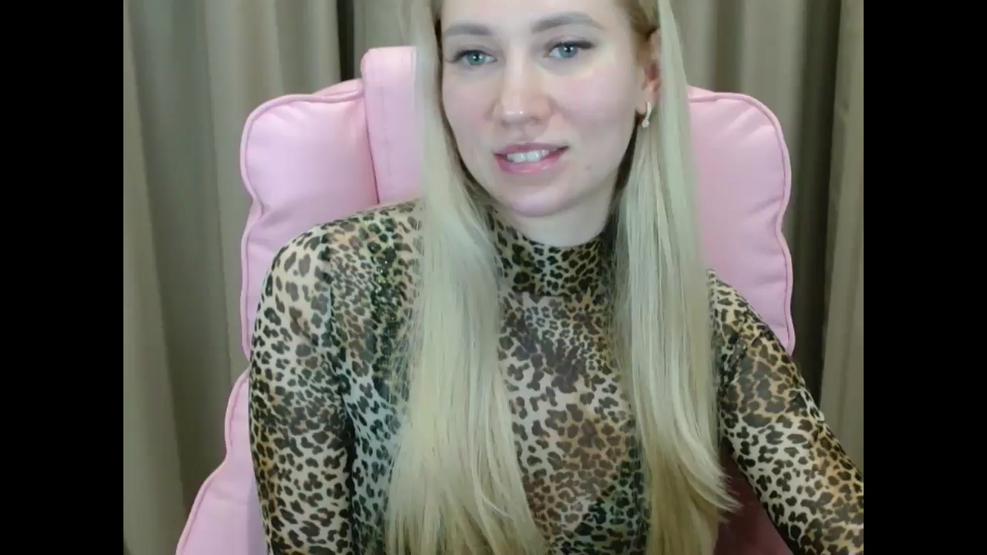 Gallery image thumbnail from Miss_Sylvia's myfreecams stream on, 03/26/2025, 18:26 image 15 of 20
