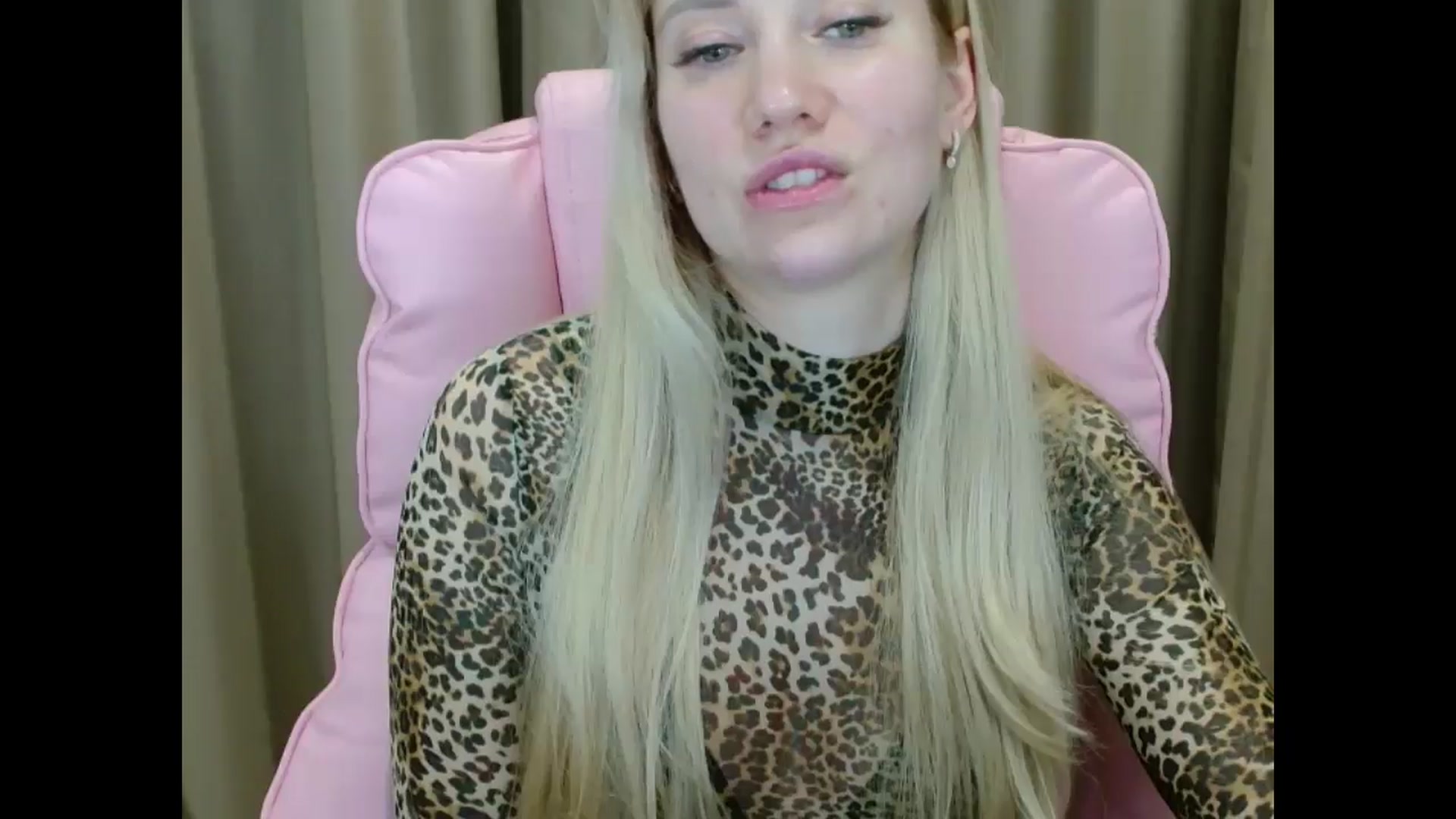 Gallery image thumbnail from Miss_Sylvia's myfreecams stream on, 03/26/2025, 18:26 image 8 of 20