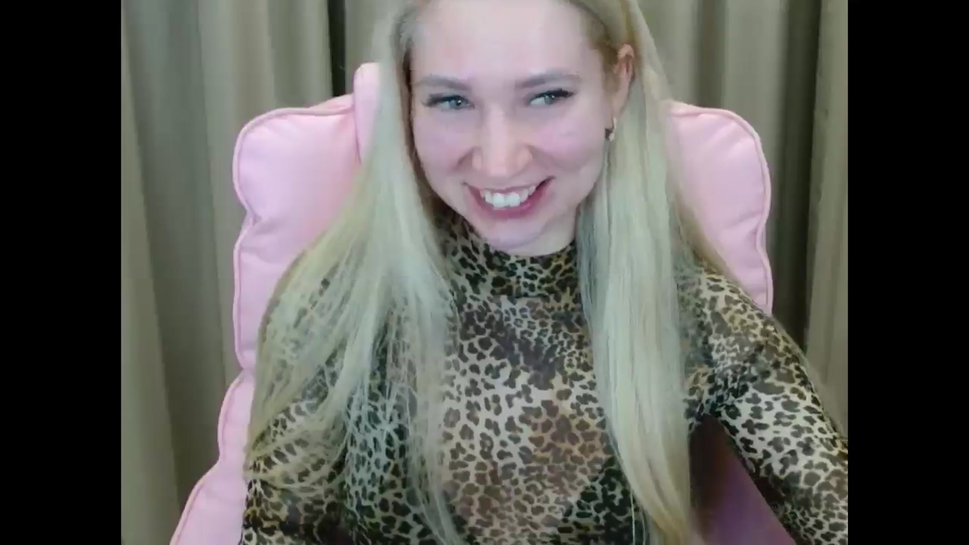 Gallery image thumbnail from Miss_Sylvia's myfreecams stream on, 03/26/2025, 20:49 image 3 of 20