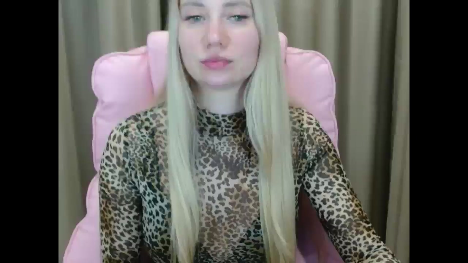 Gallery image thumbnail from Miss_Sylvia's myfreecams stream on, 03/26/2025, 22:16 image 18 of 20